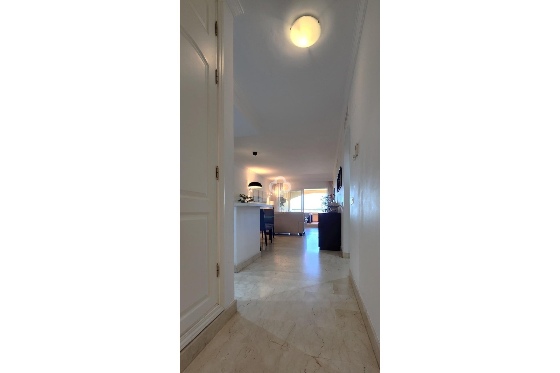 Resale - Apartament -
Elviria