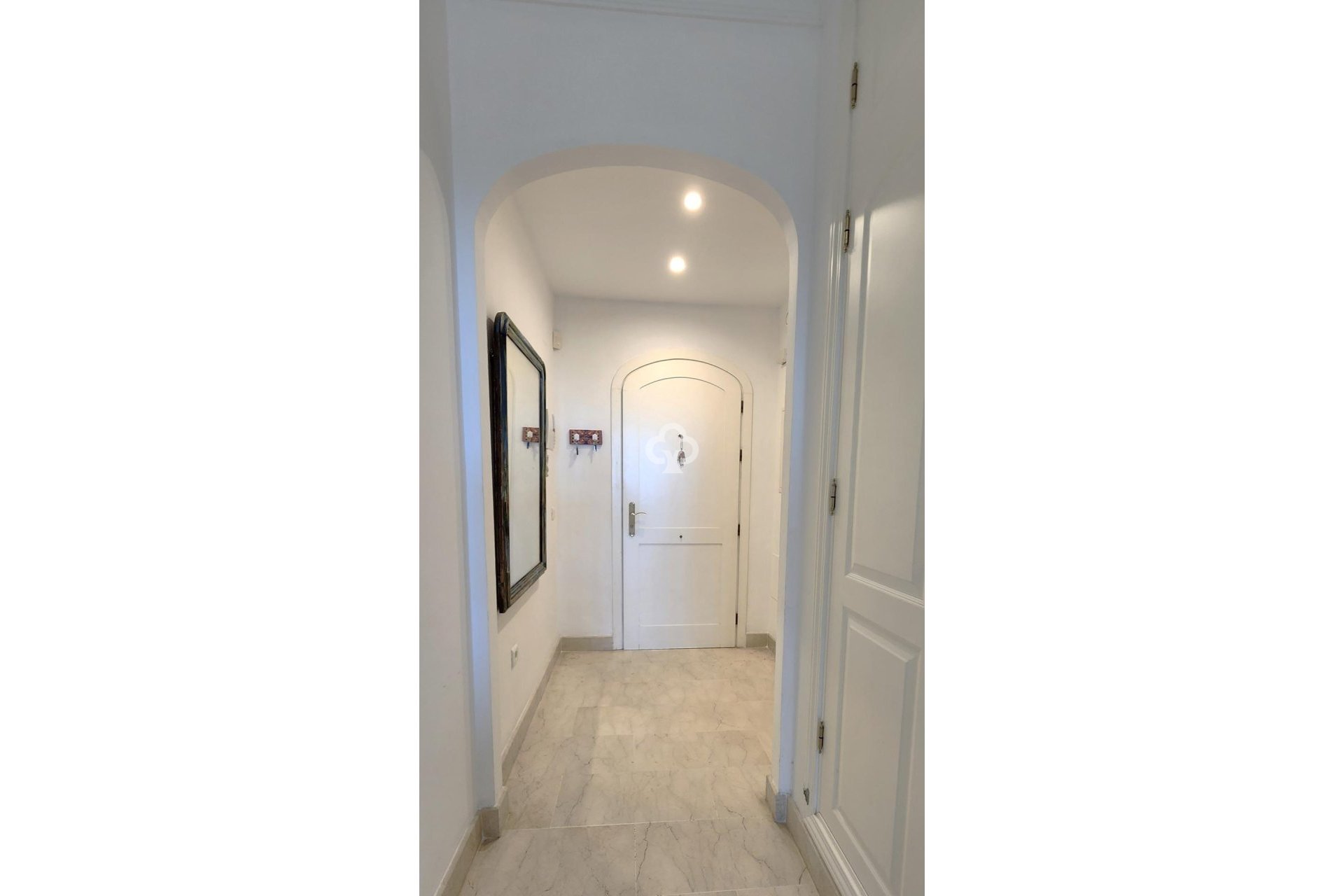 Resale - Apartament -
Elviria