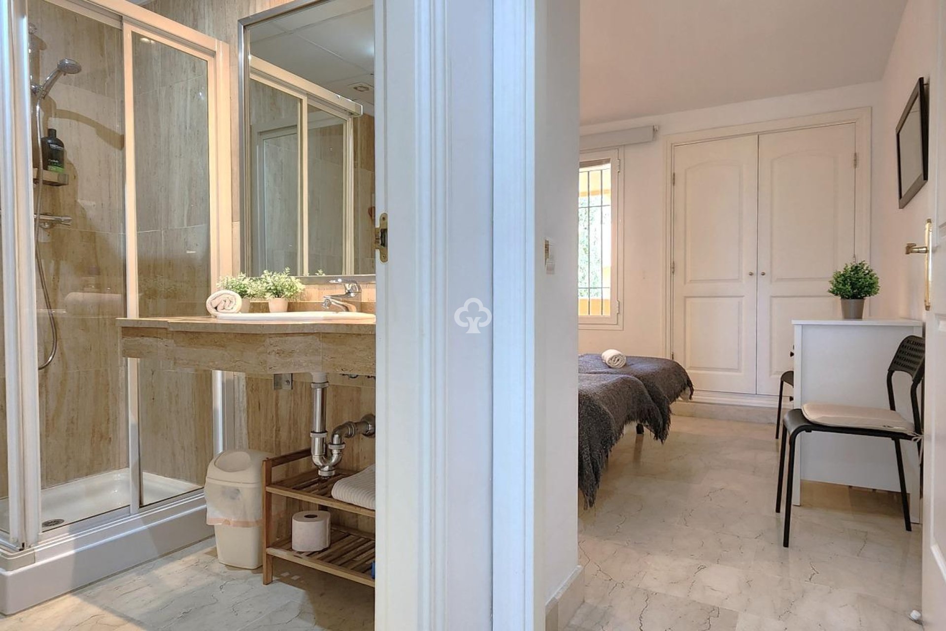 Resale - Apartament -
Elviria