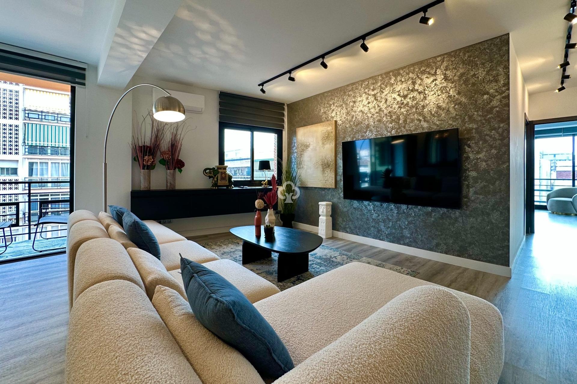 Resale - Apartament -
Fuengirola - 1ª Línea de playa