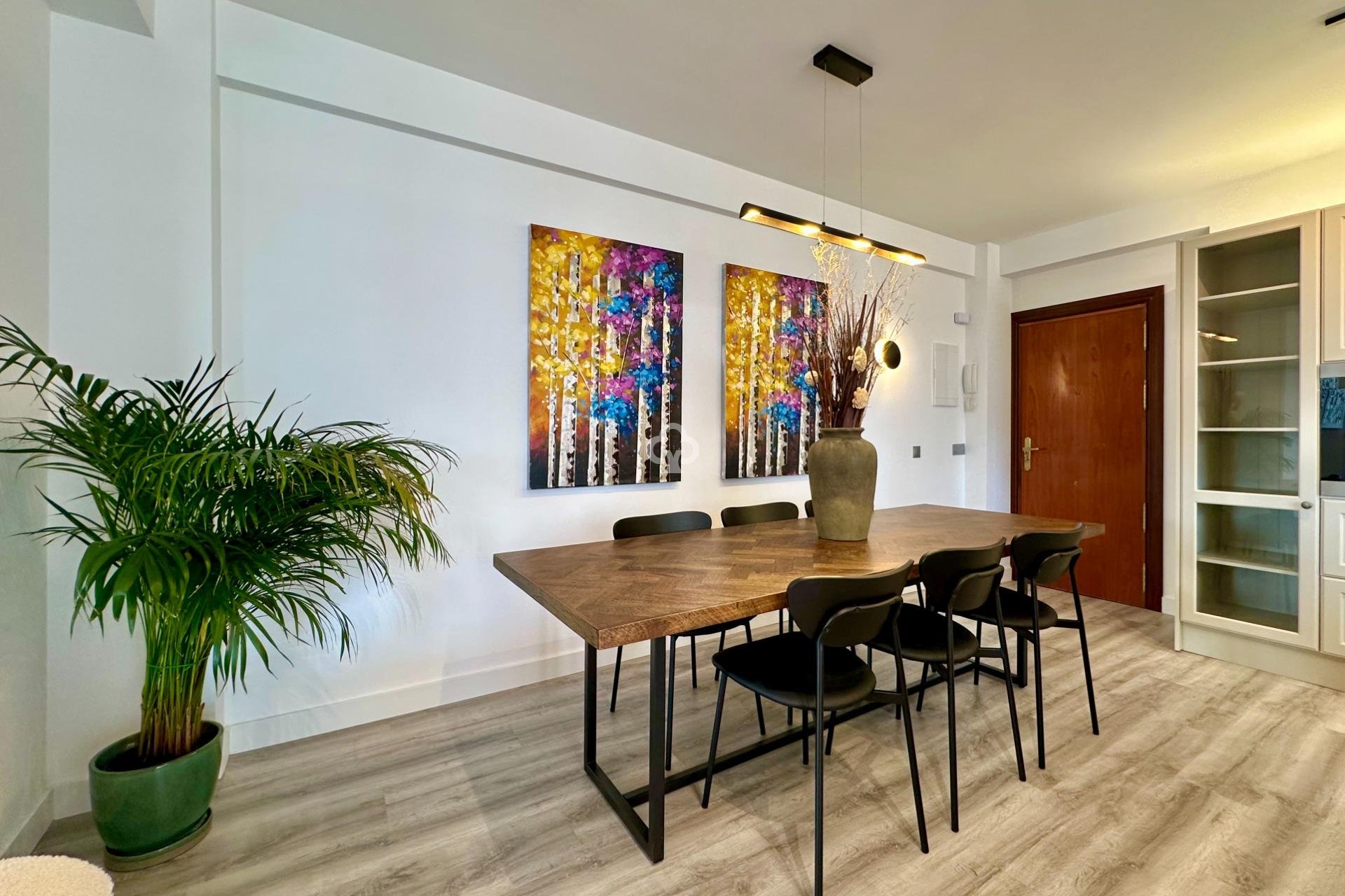 Resale - Apartament -
Fuengirola - 1ª Línea de playa