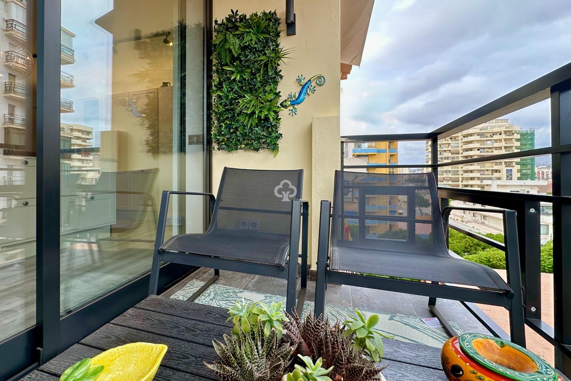 Resale - Apartament -
Fuengirola - 1ª Línea de playa