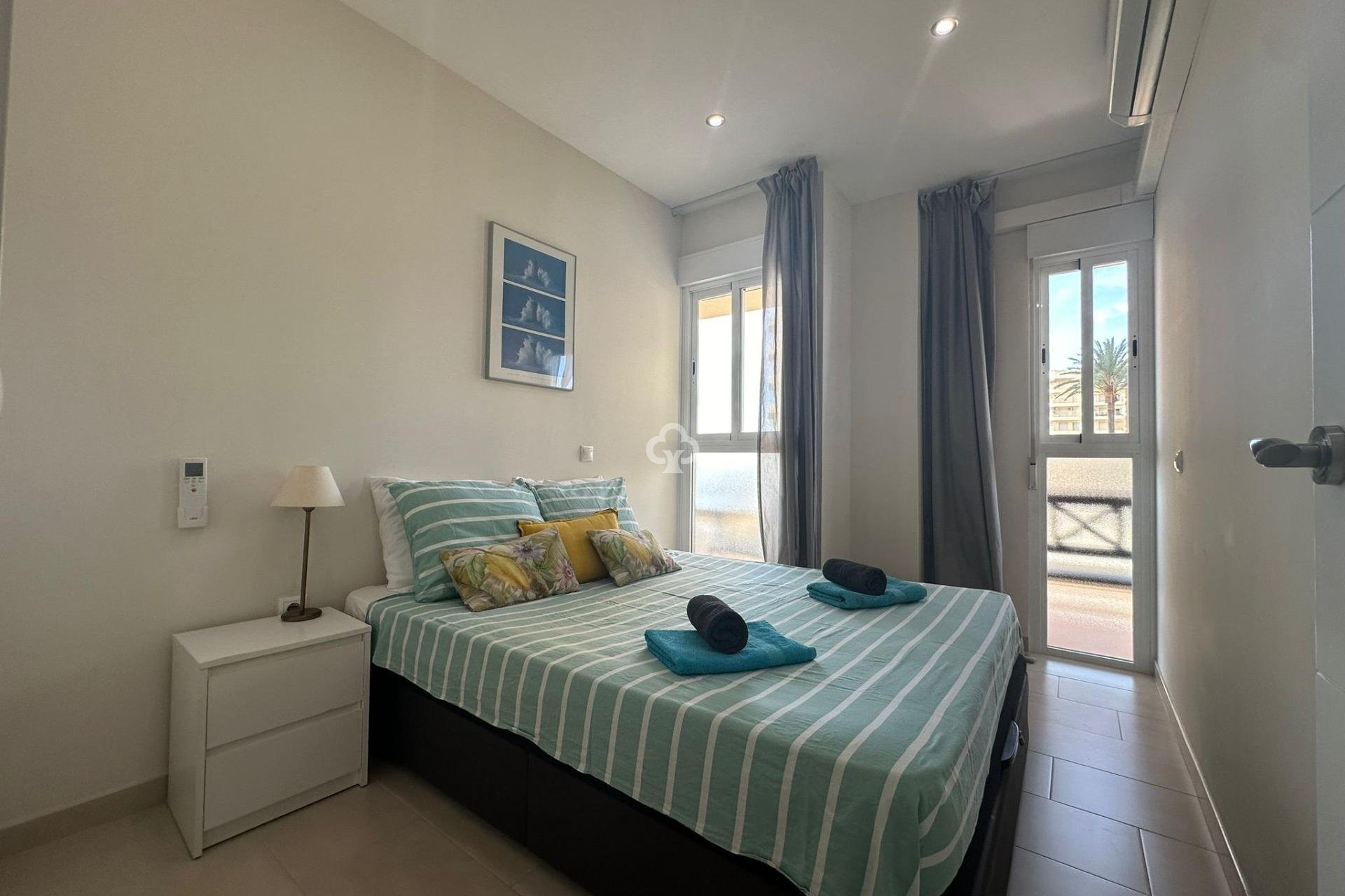 Resale - Apartament -
Fuengirola - 1ª Línea de playa