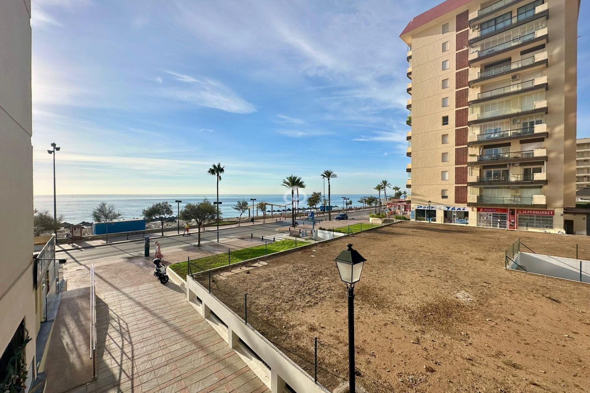 Resale - Apartament -
Fuengirola - 1ª Línea de playa