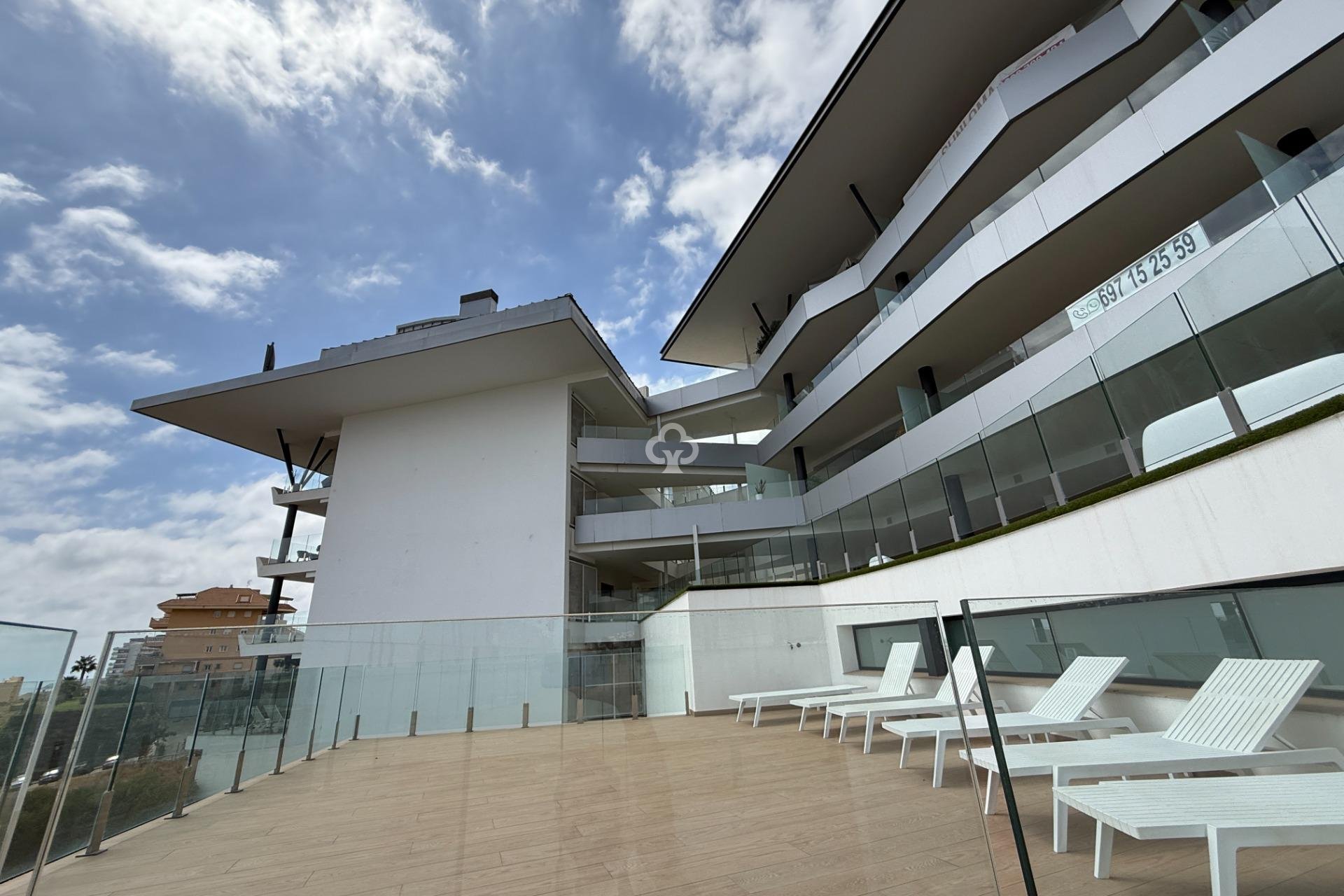 Resale - Apartament -
Fuengirola - Carvajal