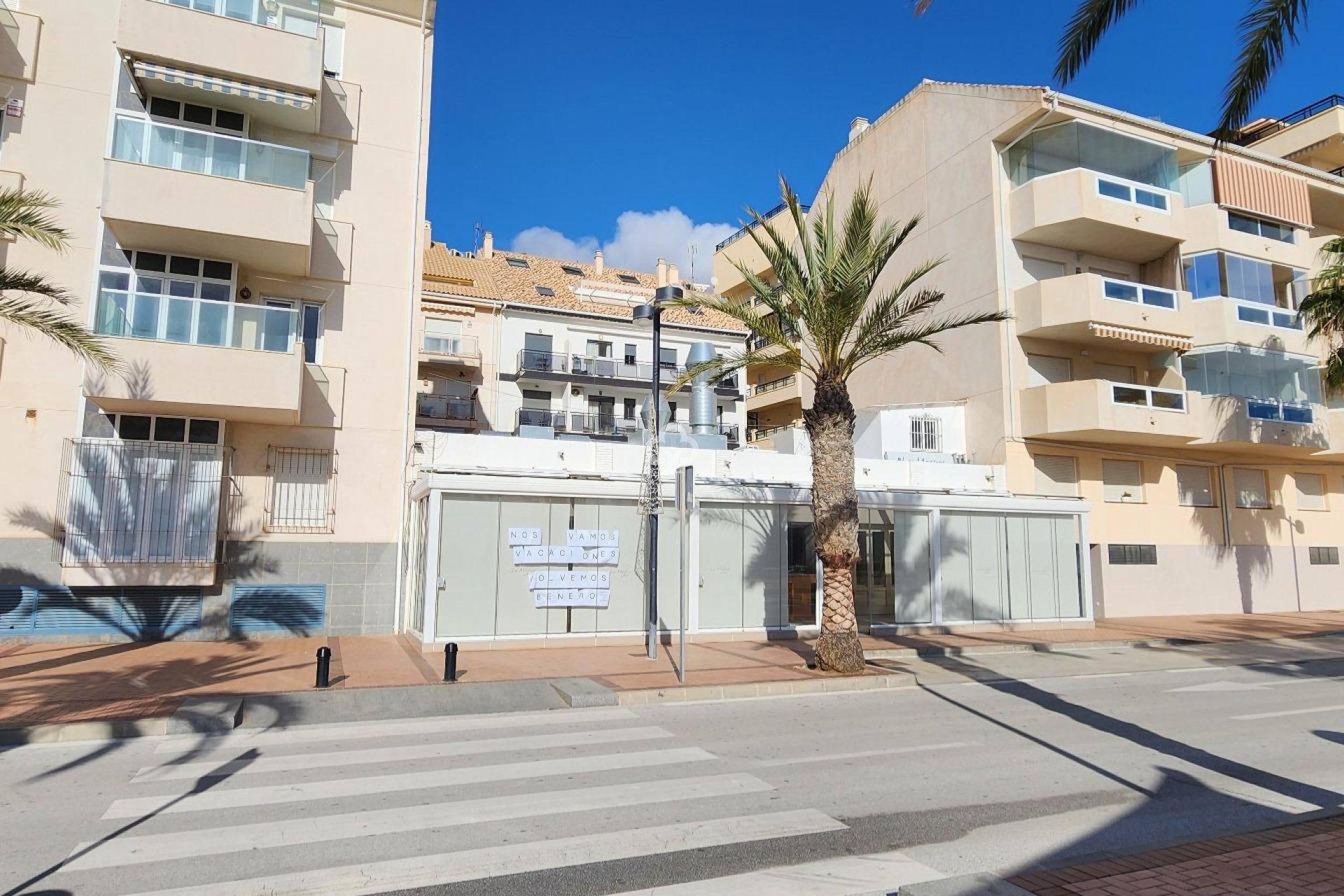 Resale - Apartament -
Fuengirola - Carvajal