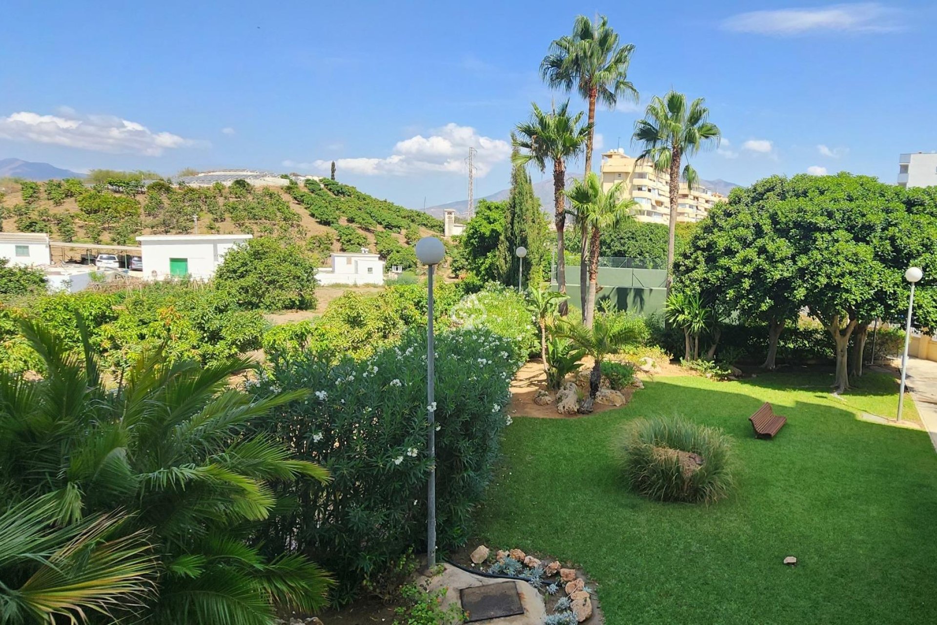 Resale - Apartament -
Fuengirola - Castillo de Sohail