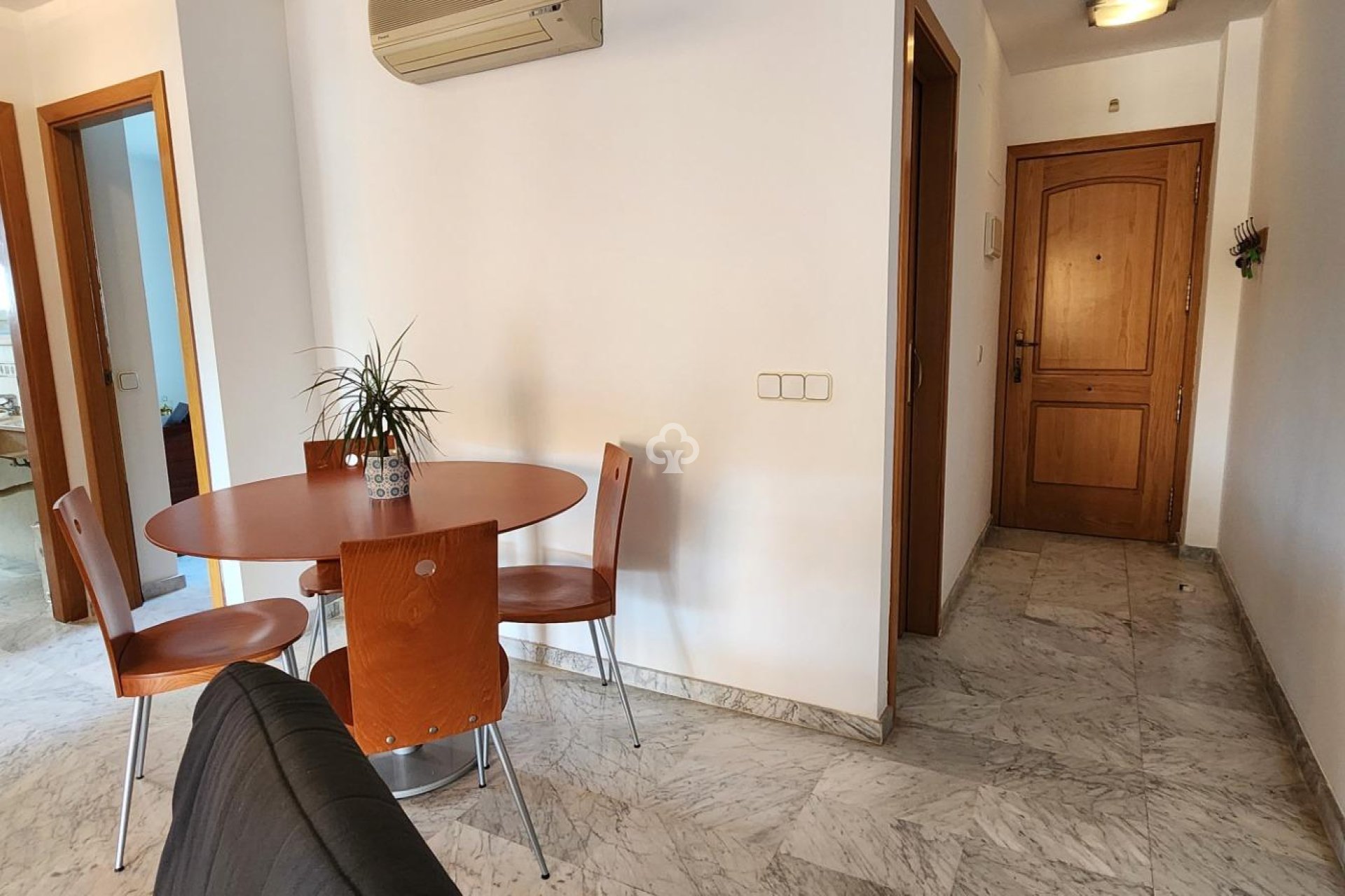 Resale - Apartament -
Fuengirola - Castillo de Sohail