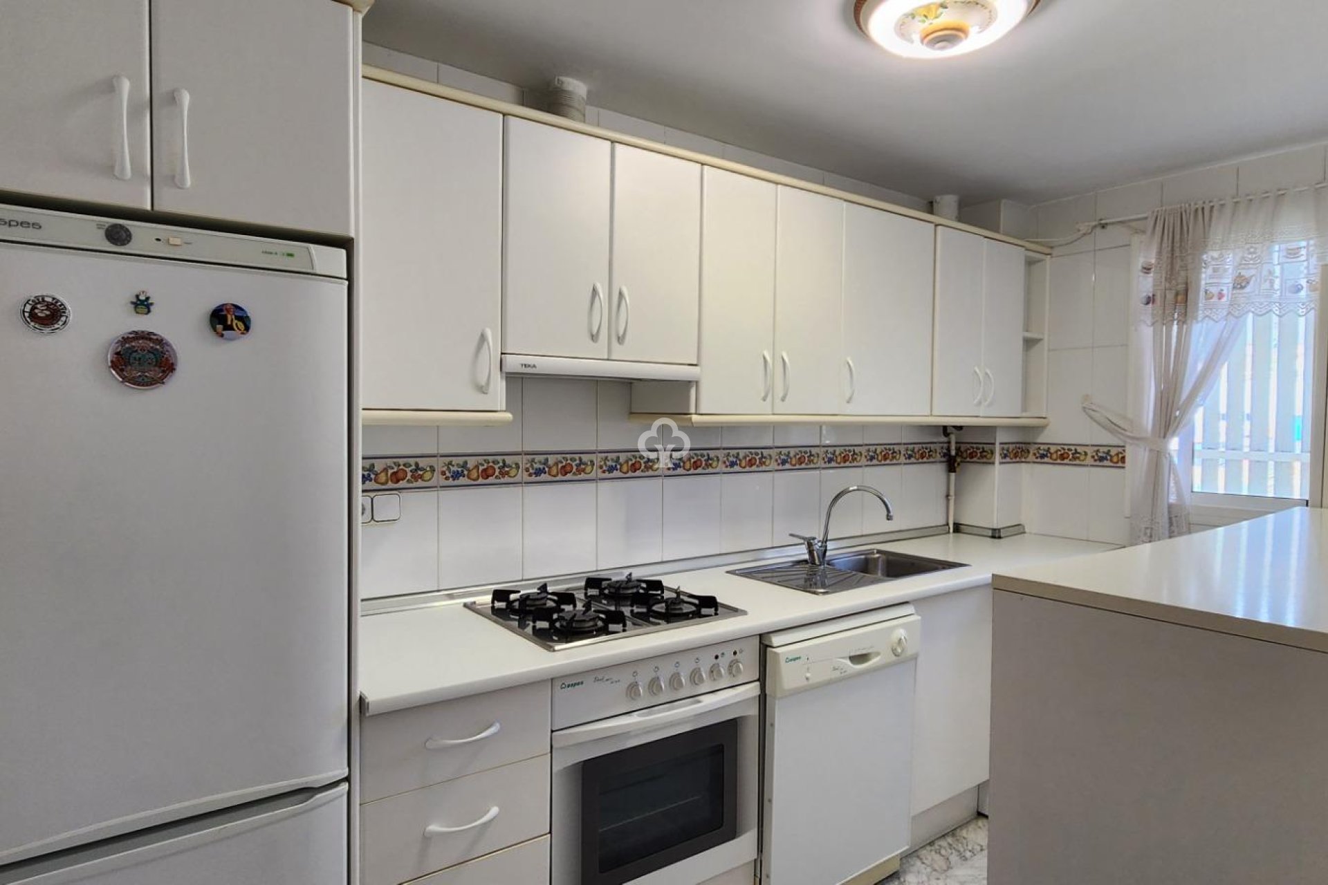 Resale - Apartament -
Fuengirola - Castillo de Sohail