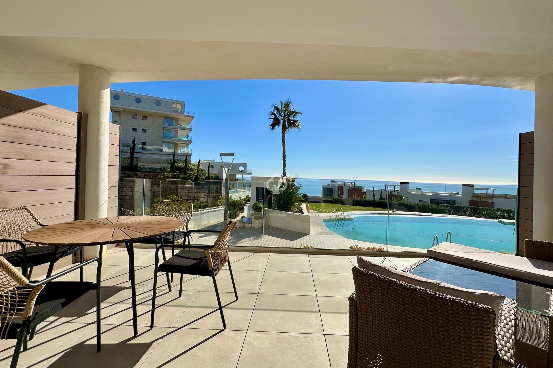 Resale - Apartament -
Fuengirola - El Higuerón