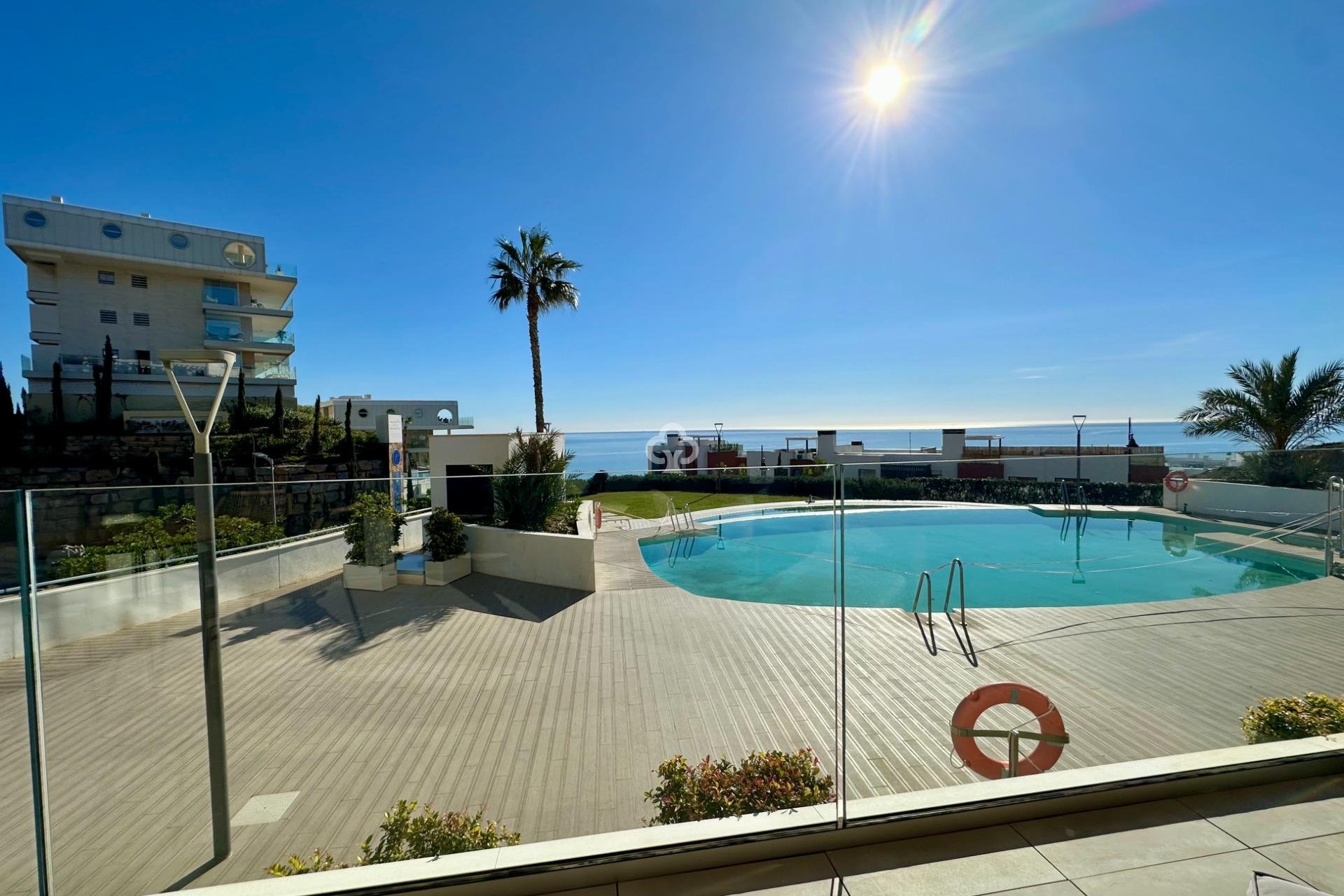 Resale - Apartament -
Fuengirola - El Higuerón