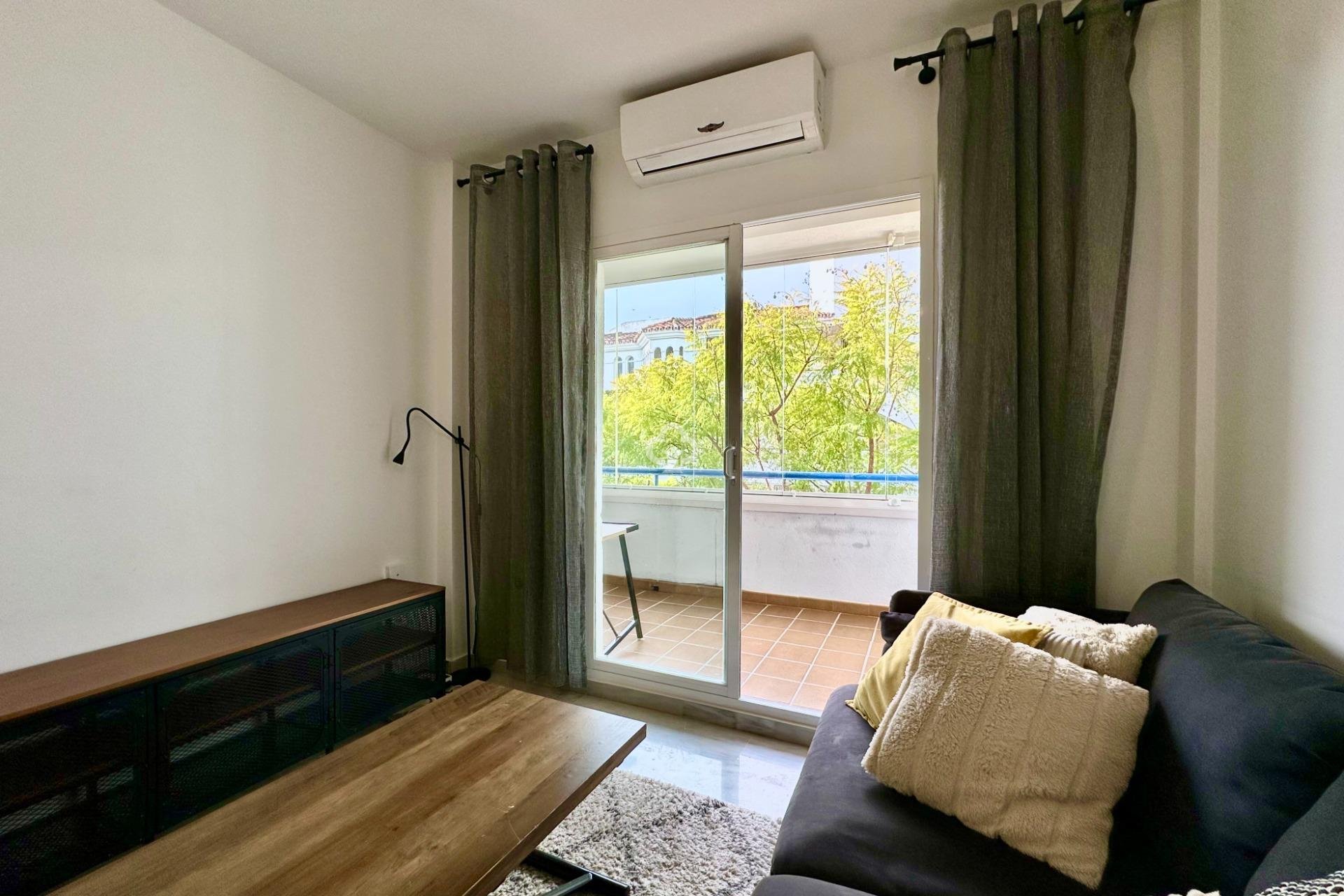 Resale - Apartament -
Fuengirola - Los Pacos