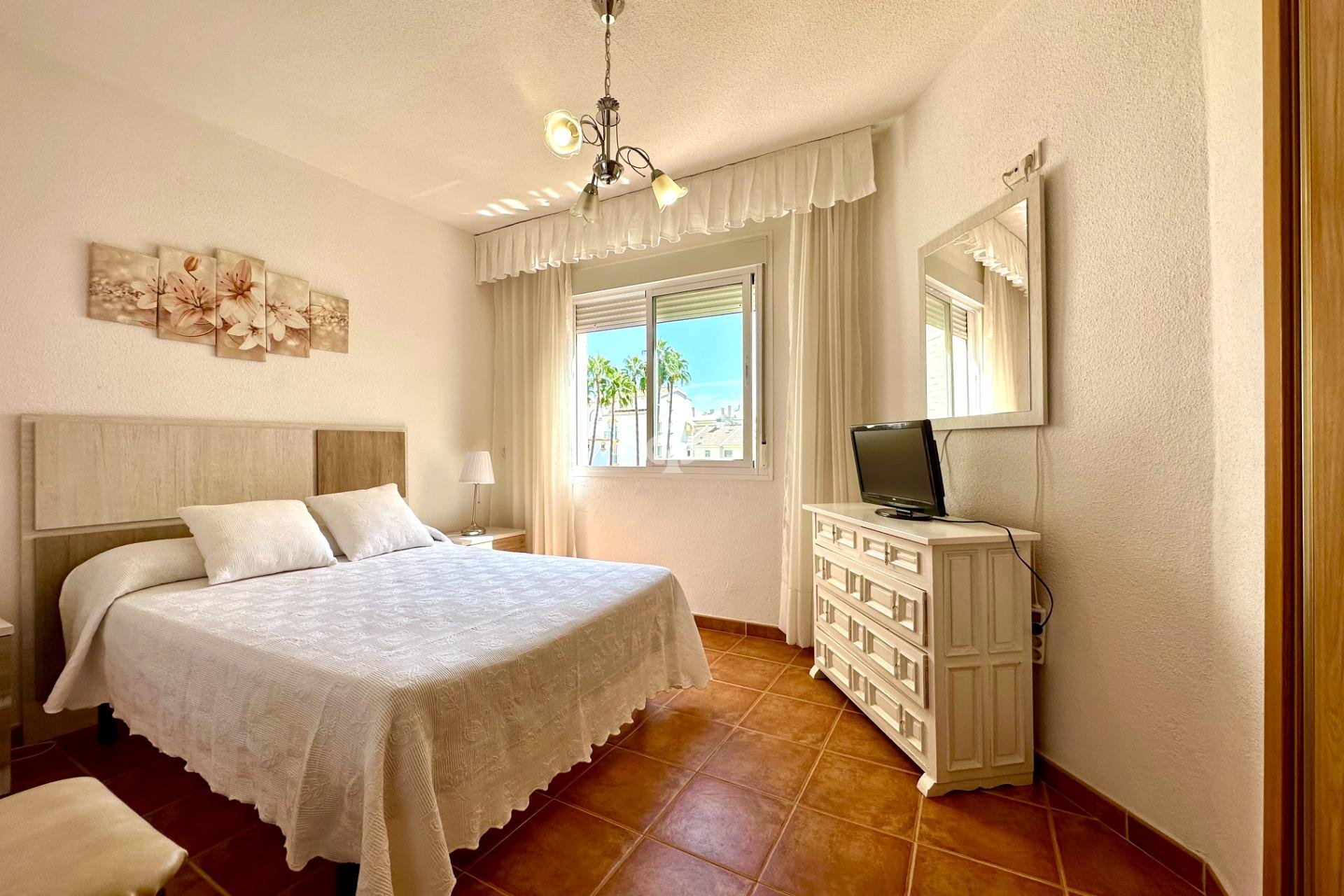 Resale - Apartament -
Fuengirola - Torreblanca del Sol