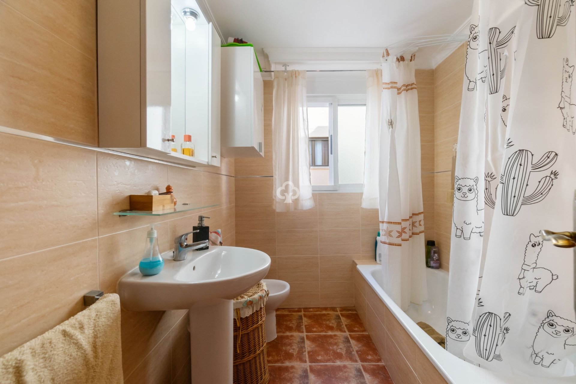 Resale - Apartament -
La Mata