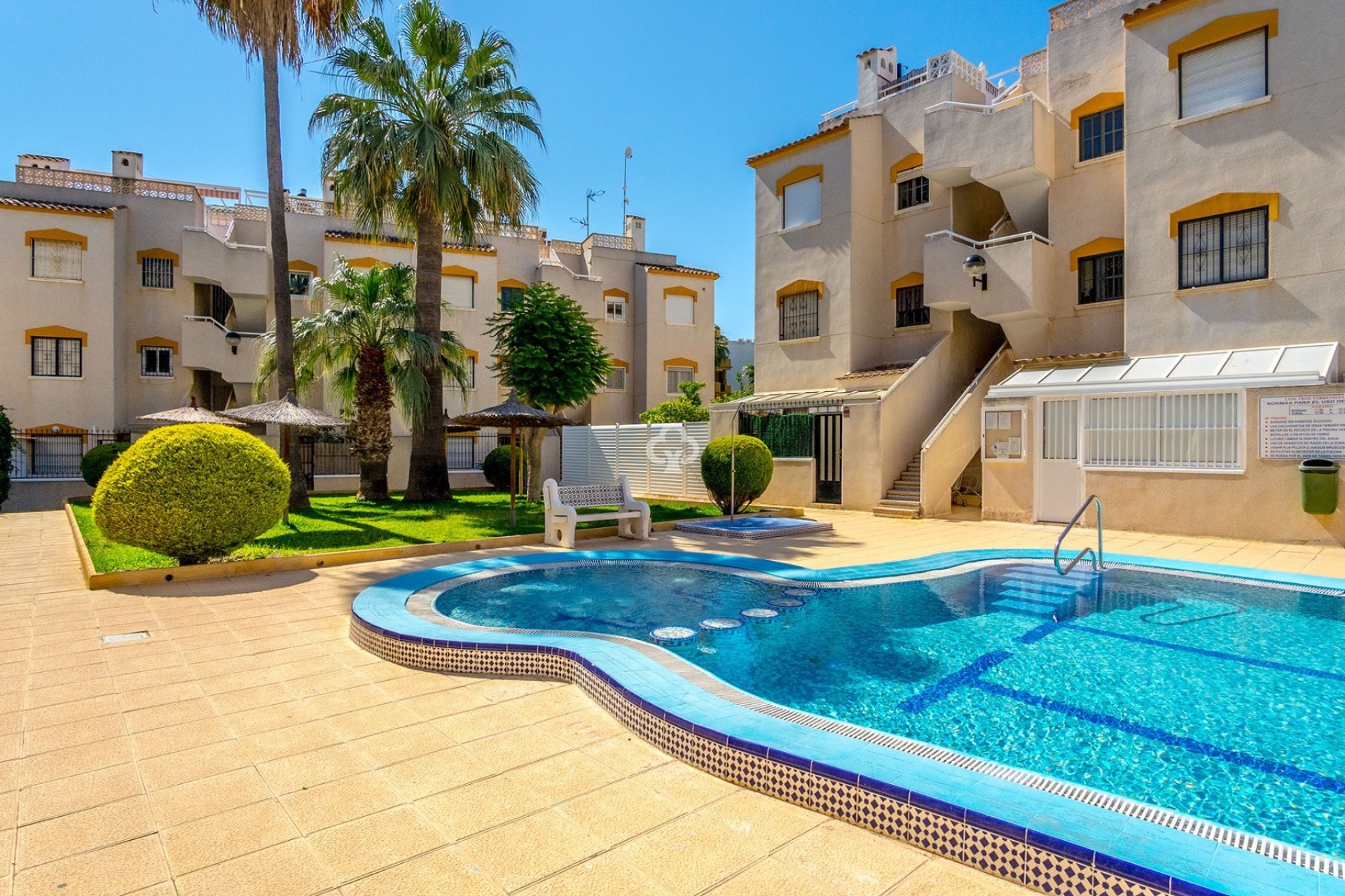 Resale - Apartament -
Orihuela Costa - Punta Prima