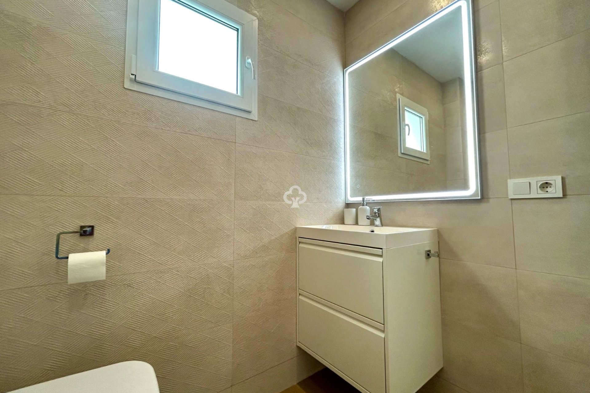 Resale - Apartament -
San Miguel de Salinas