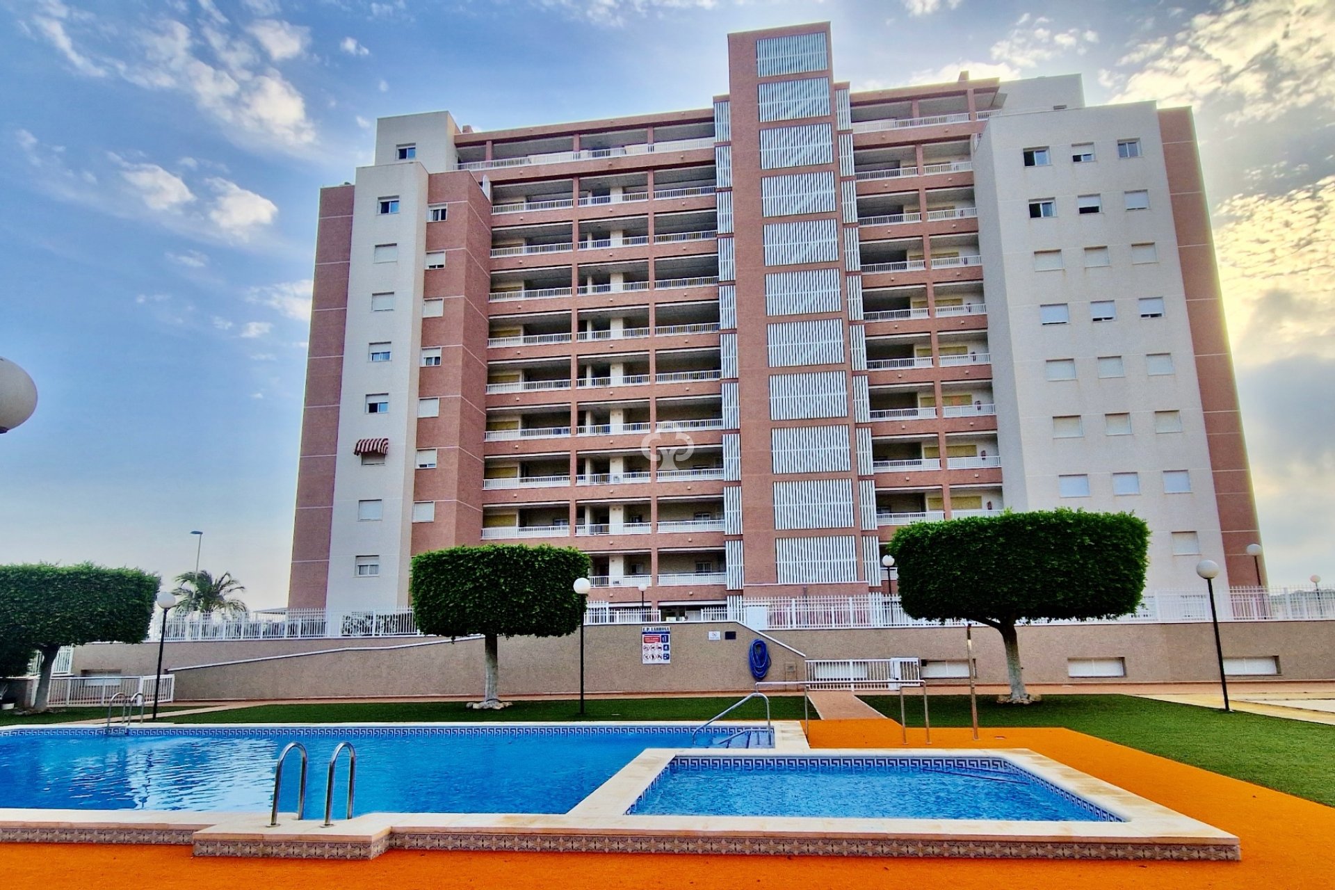 Resale - Apartment / flat -
Guardamar del Segura - Guardamar pueblo