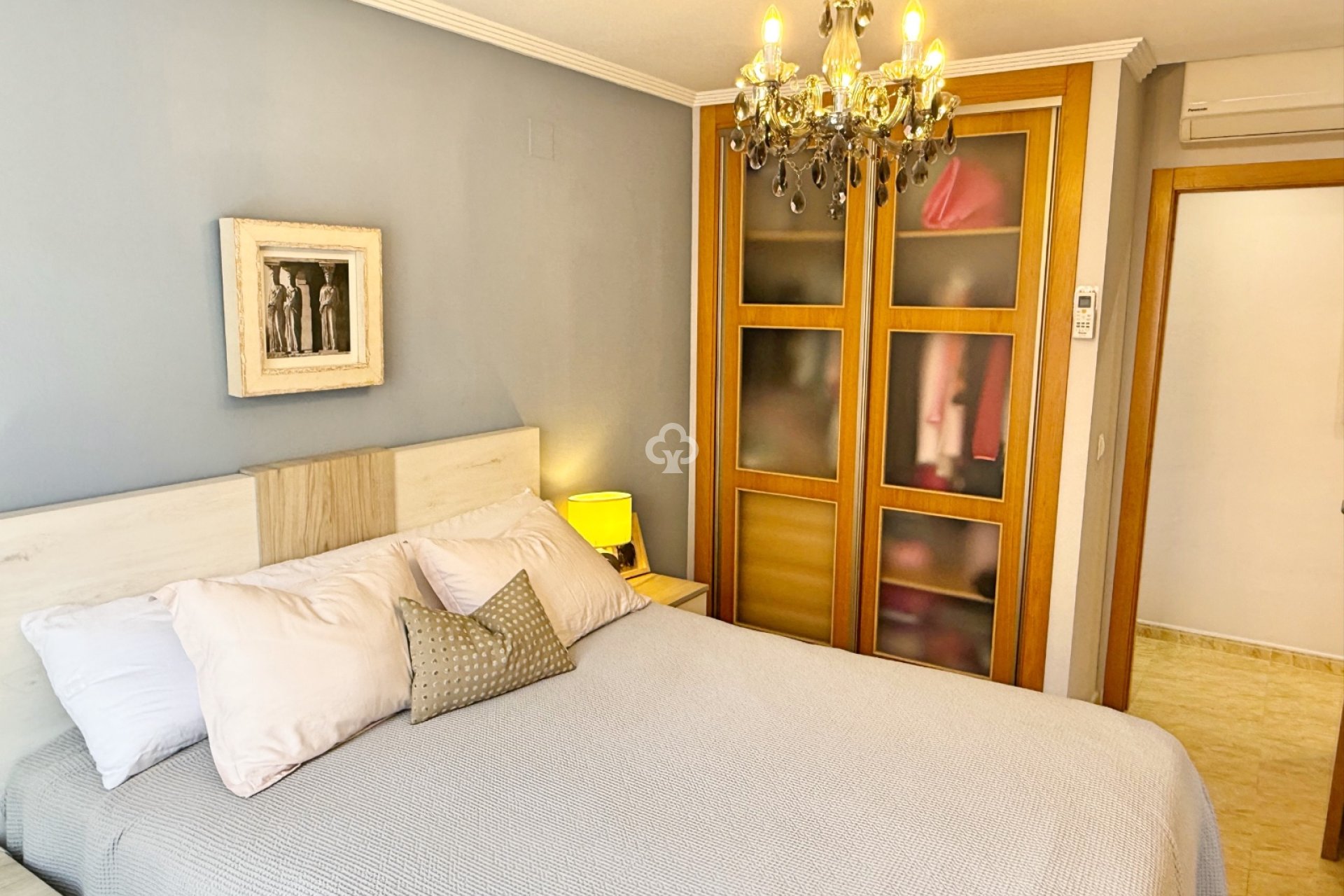 Resale - Apartment / flat -
Torrevieja - Centro