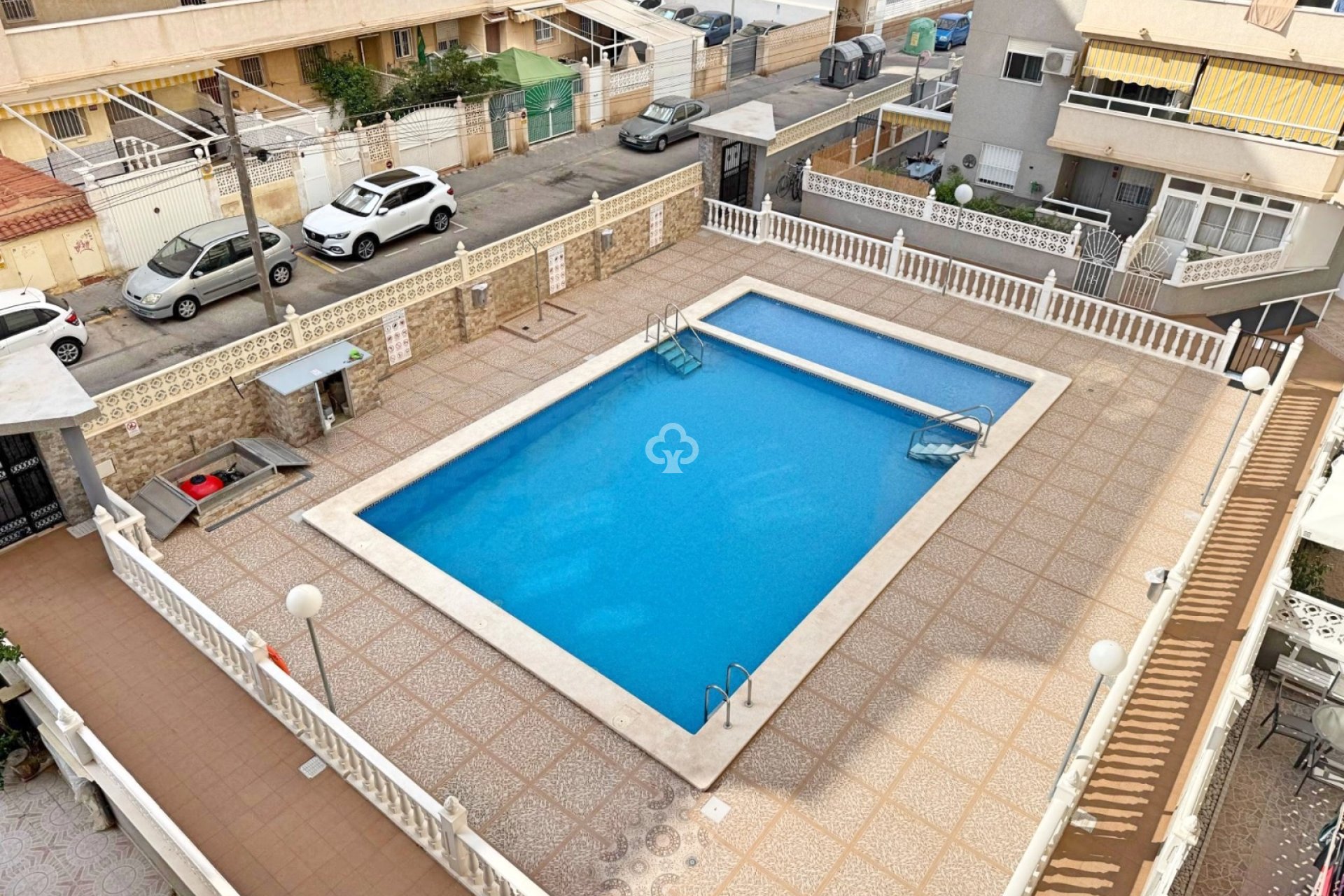 Resale - Apartment / flat -
Torrevieja - Centro