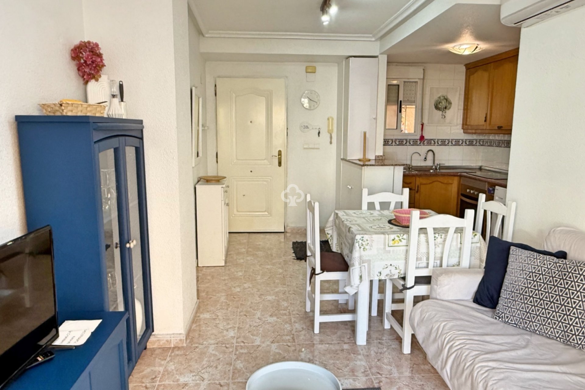 Resale - Apartment / flat -
Torrevieja - Centro