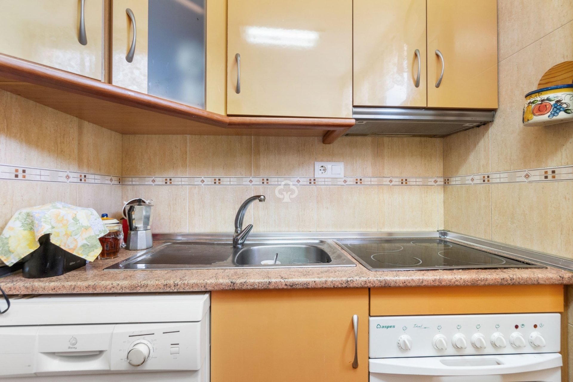 Resale - Bungalow -
Mil Palmeras