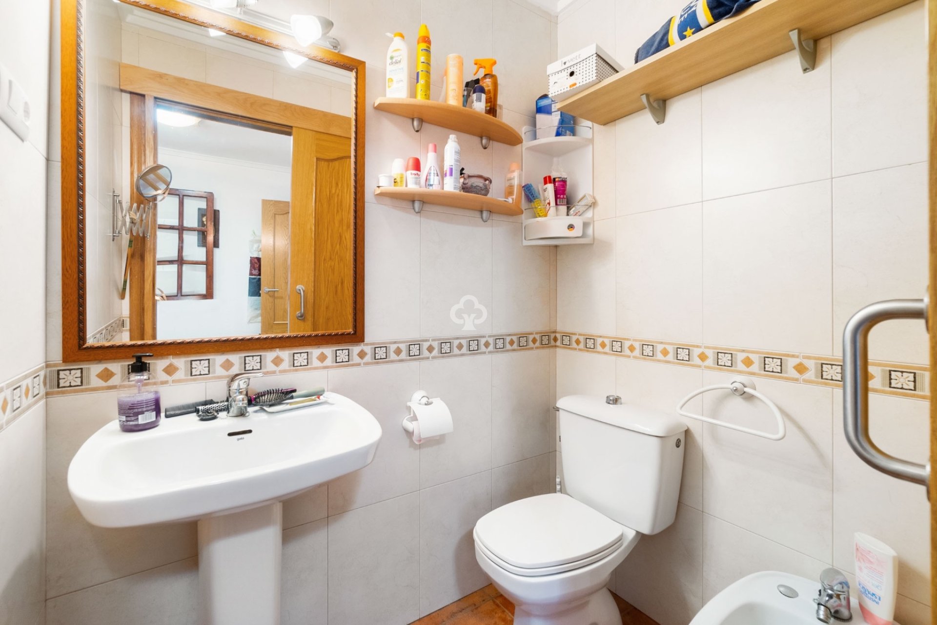 Resale - Bungalow -
Mil Palmeras