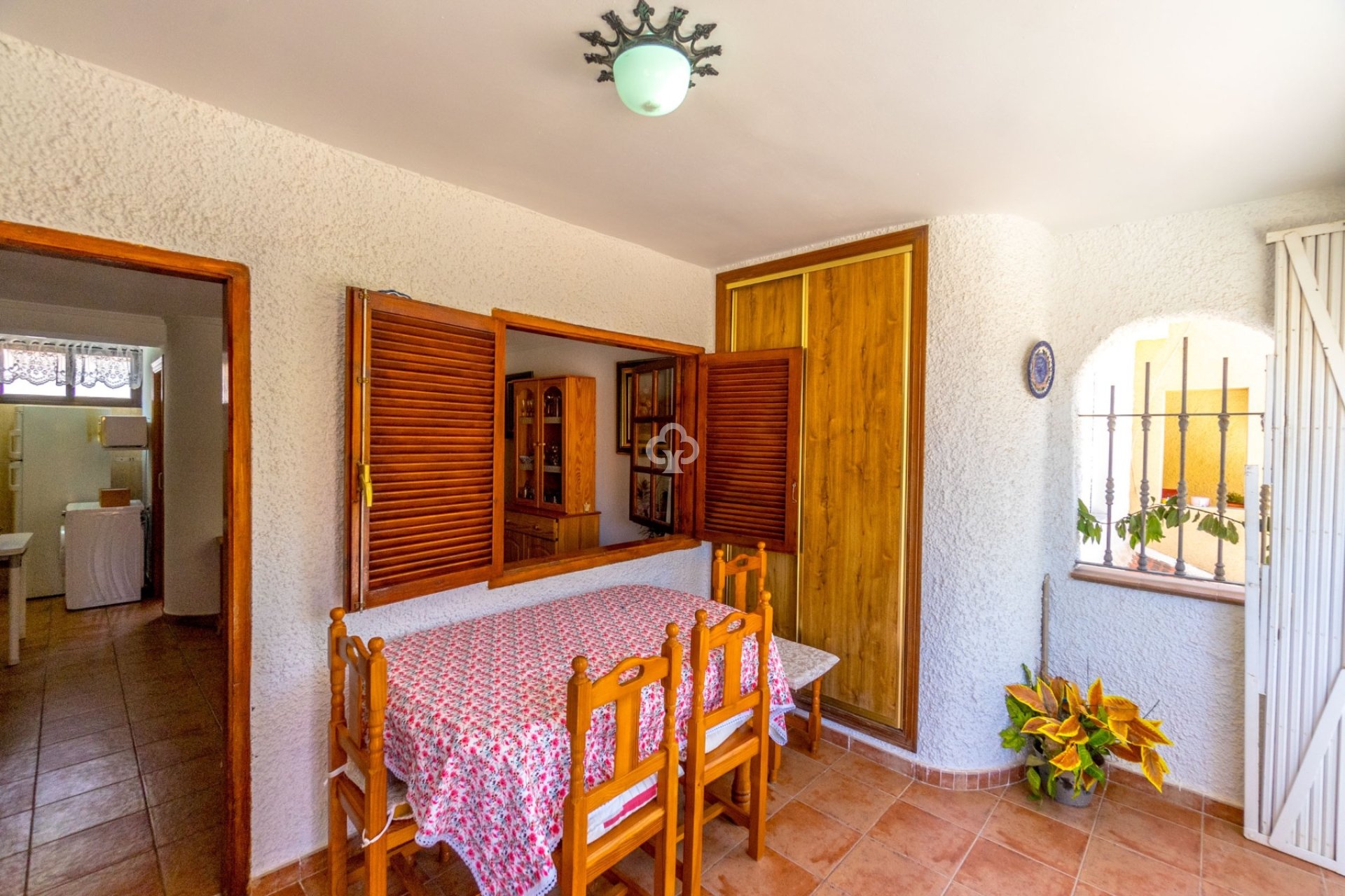 Resale - Bungalow -
Mil Palmeras