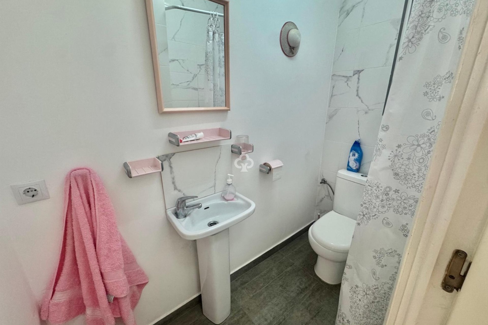 Resale - Bungalow -
Torrevieja - 03184