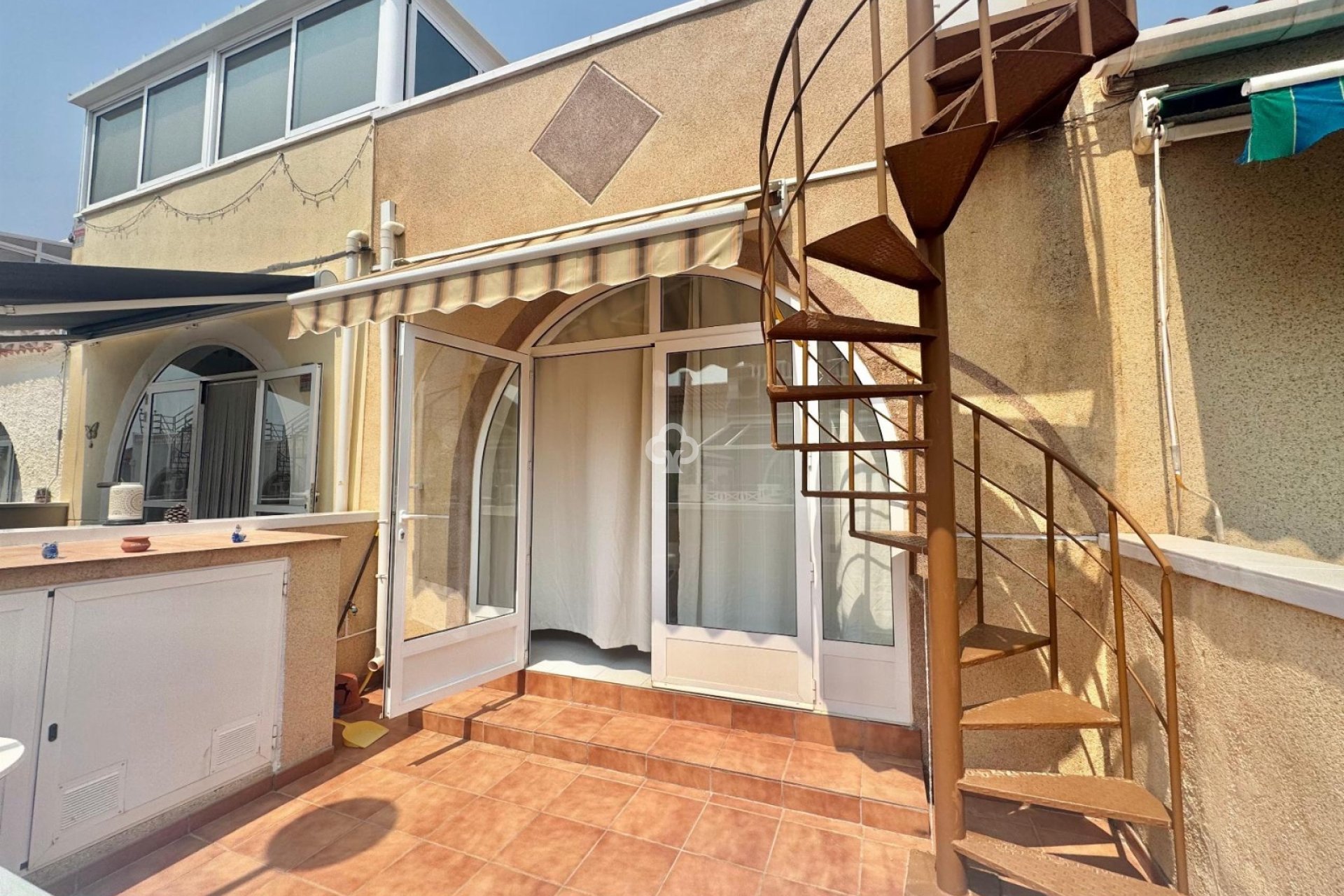 Resale - Bungalow -
Torrevieja - 03184