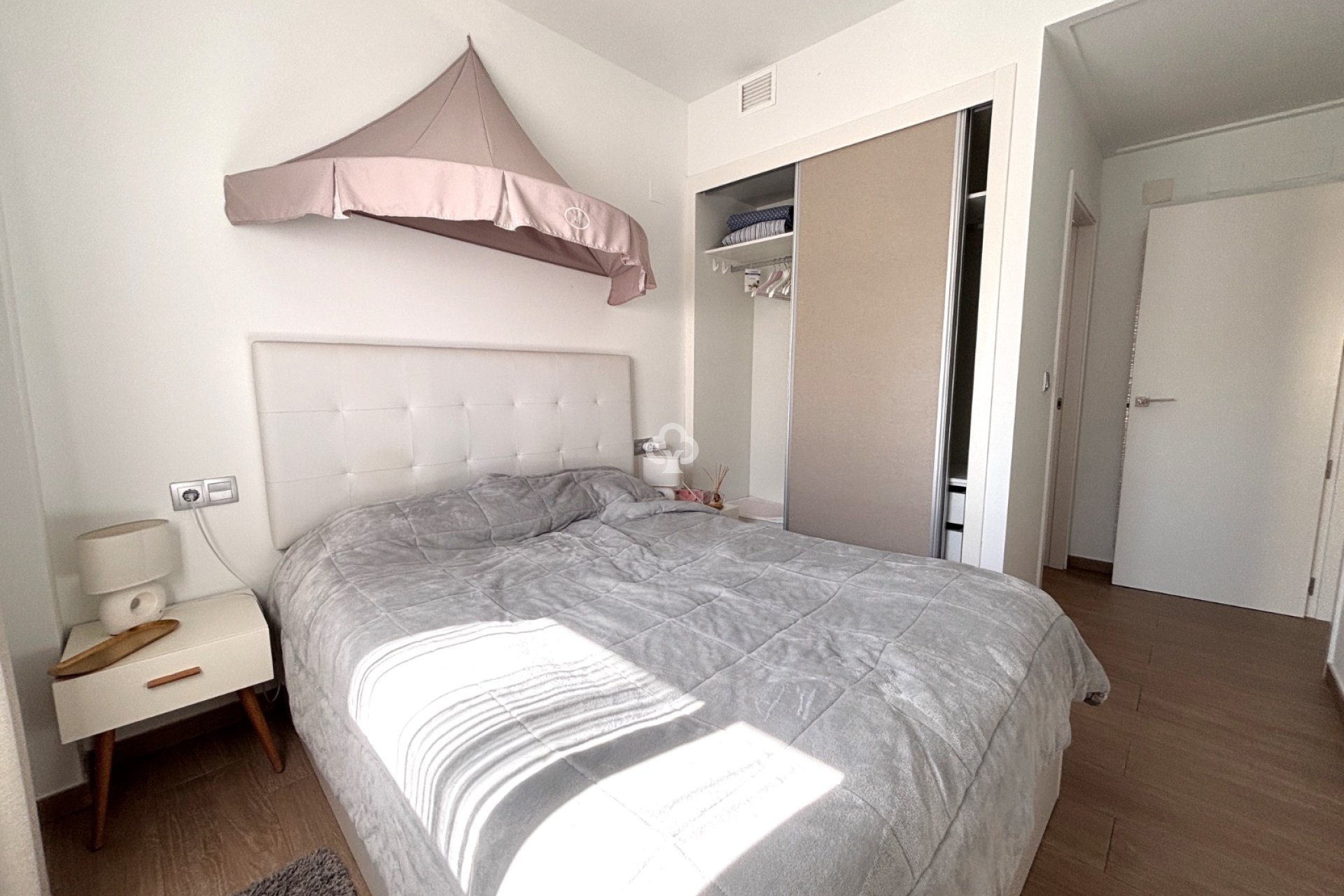 Resale - Bungalow -
Torrevieja - 03185
