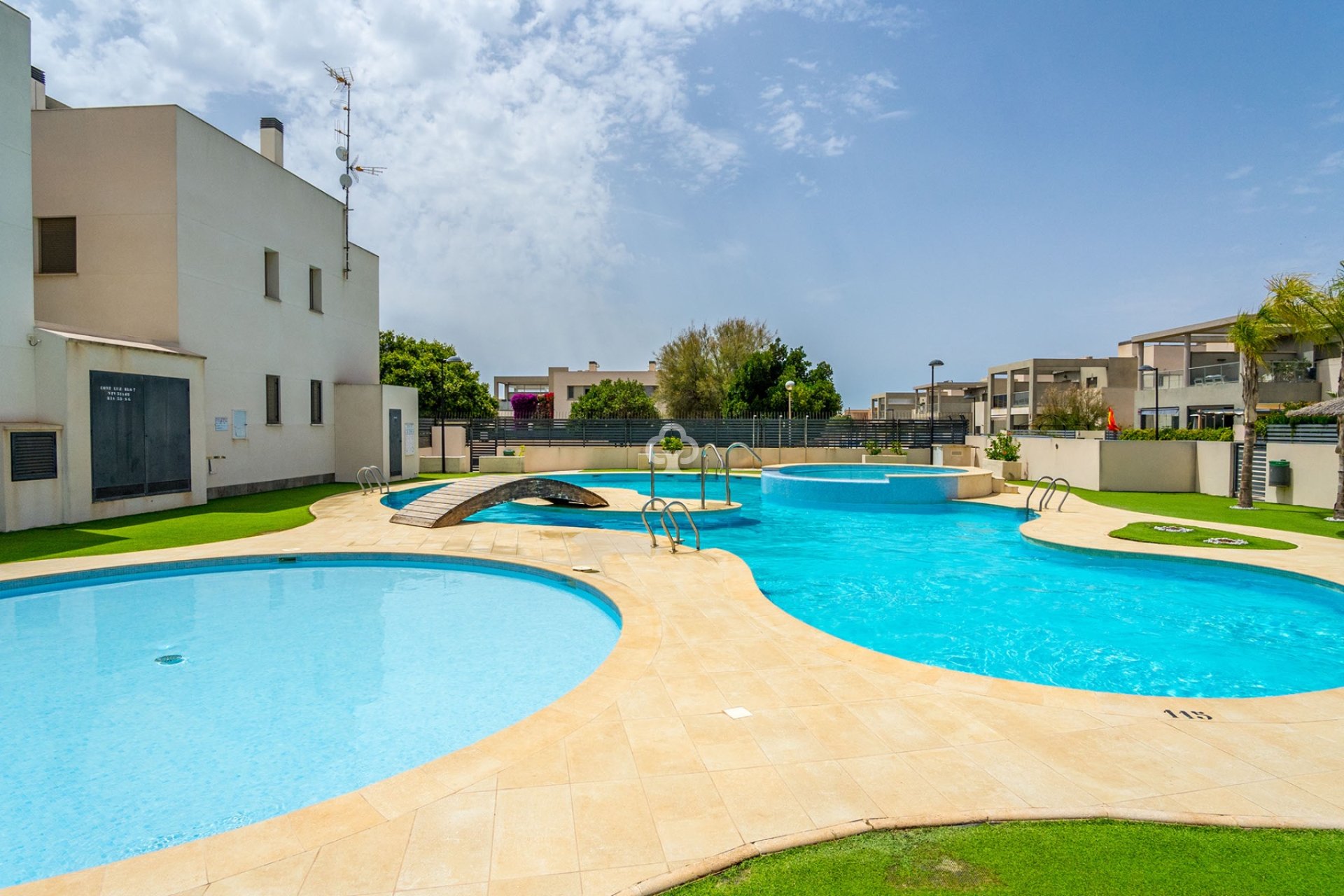 Resale - Bungalow -
Torrevieja - Nueva Torrevieja - Aguas Nuevas