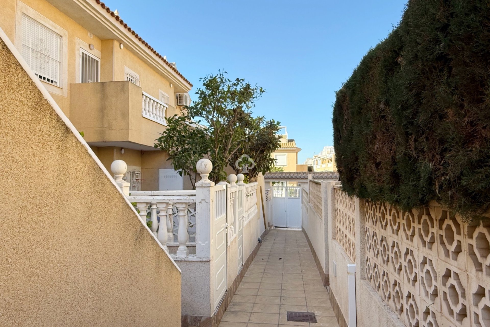 Resale - Bungalow -
Torrevieja - Nueva Torrevieja - Aguas Nuevas