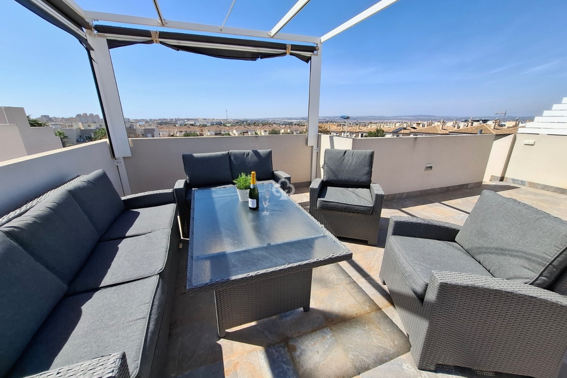 Resale - Bungalow -
Torrevieja - Nueva Torrevieja - Aguas Nuevas