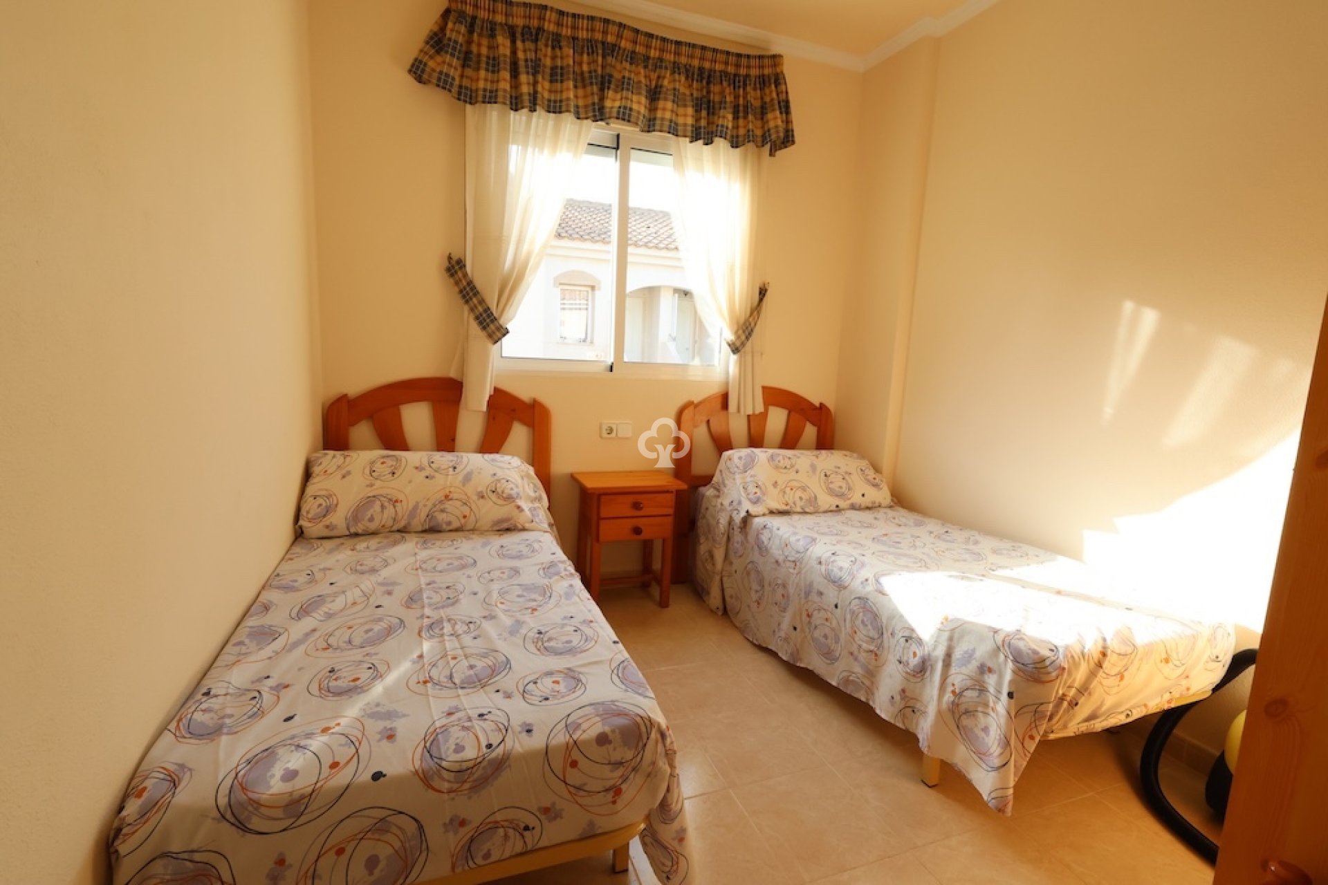 Resale - Bungalow -
Torrevieja