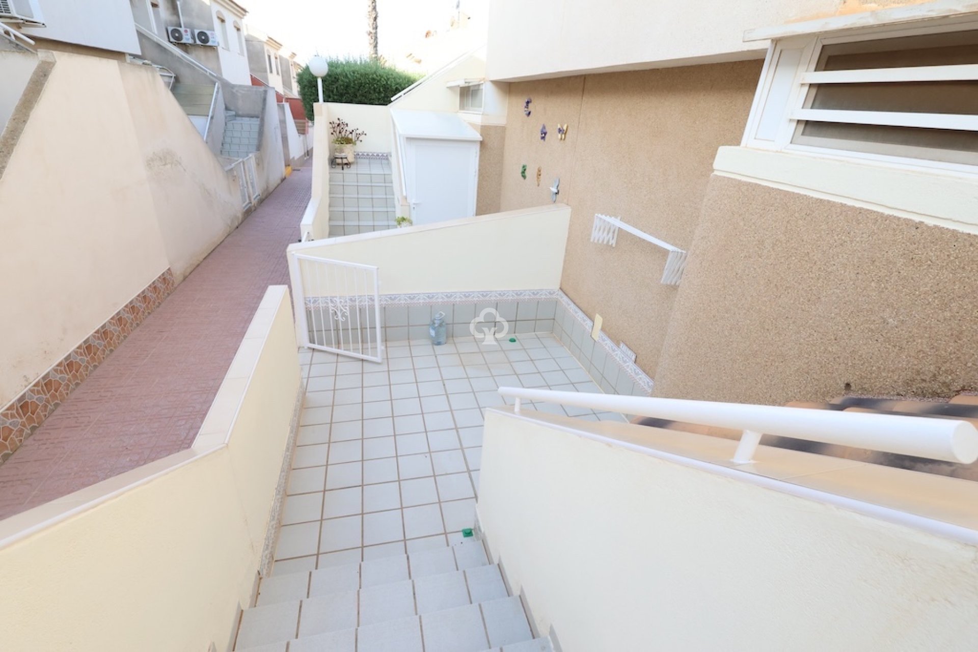 Resale - Bungalow -
Torrevieja