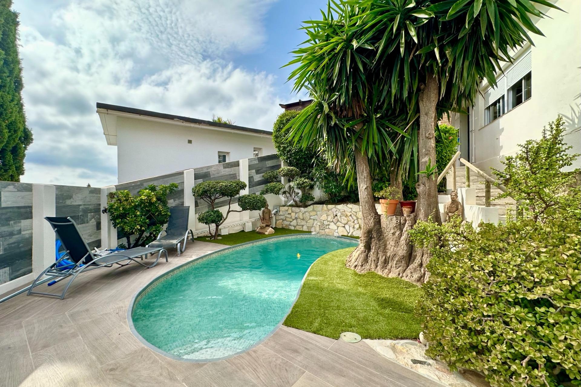 Resale - Casa -
Fuengirola - Los Pacos