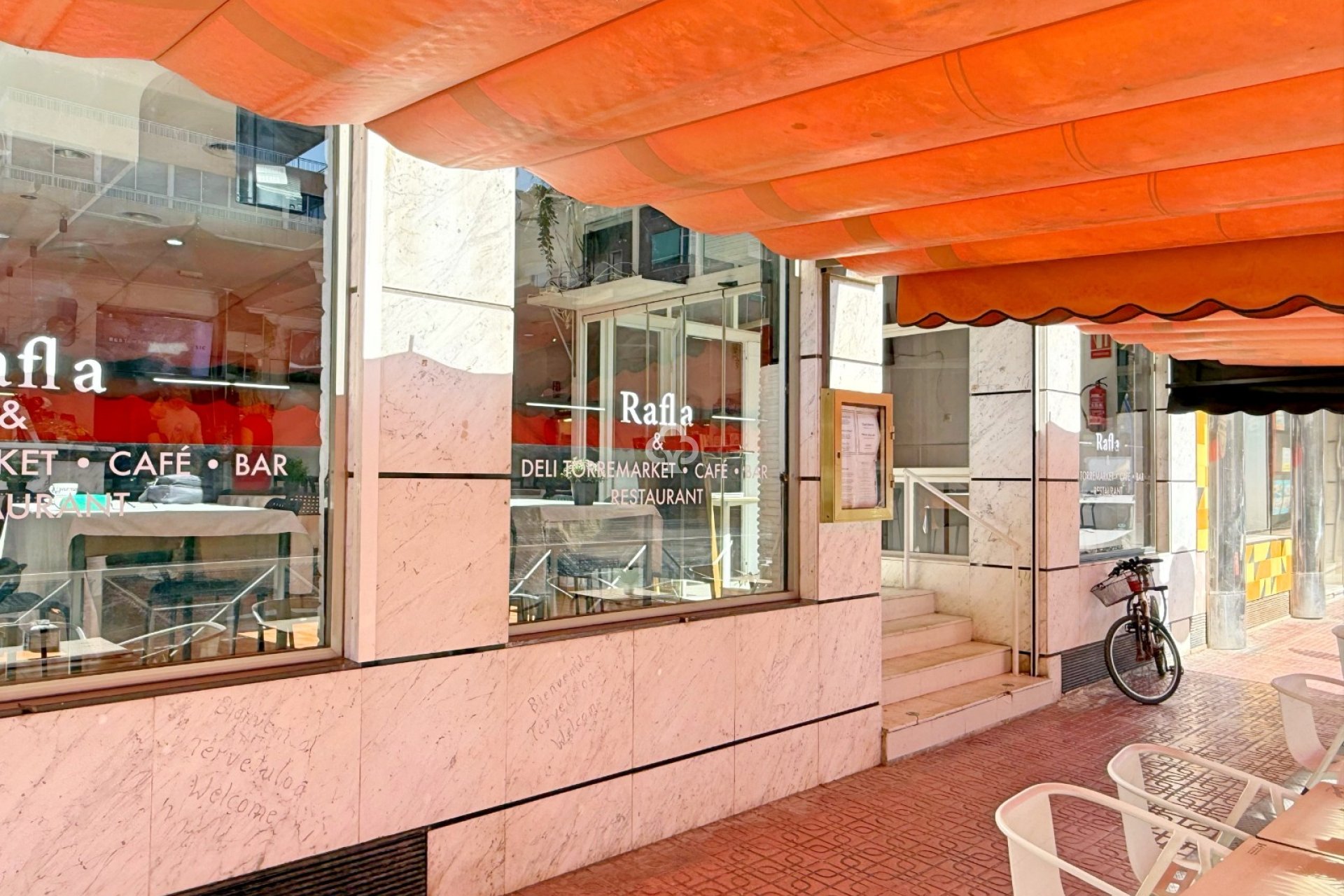 Resale - Commercial -
Torrevieja - El Acequión - Los Náufragos