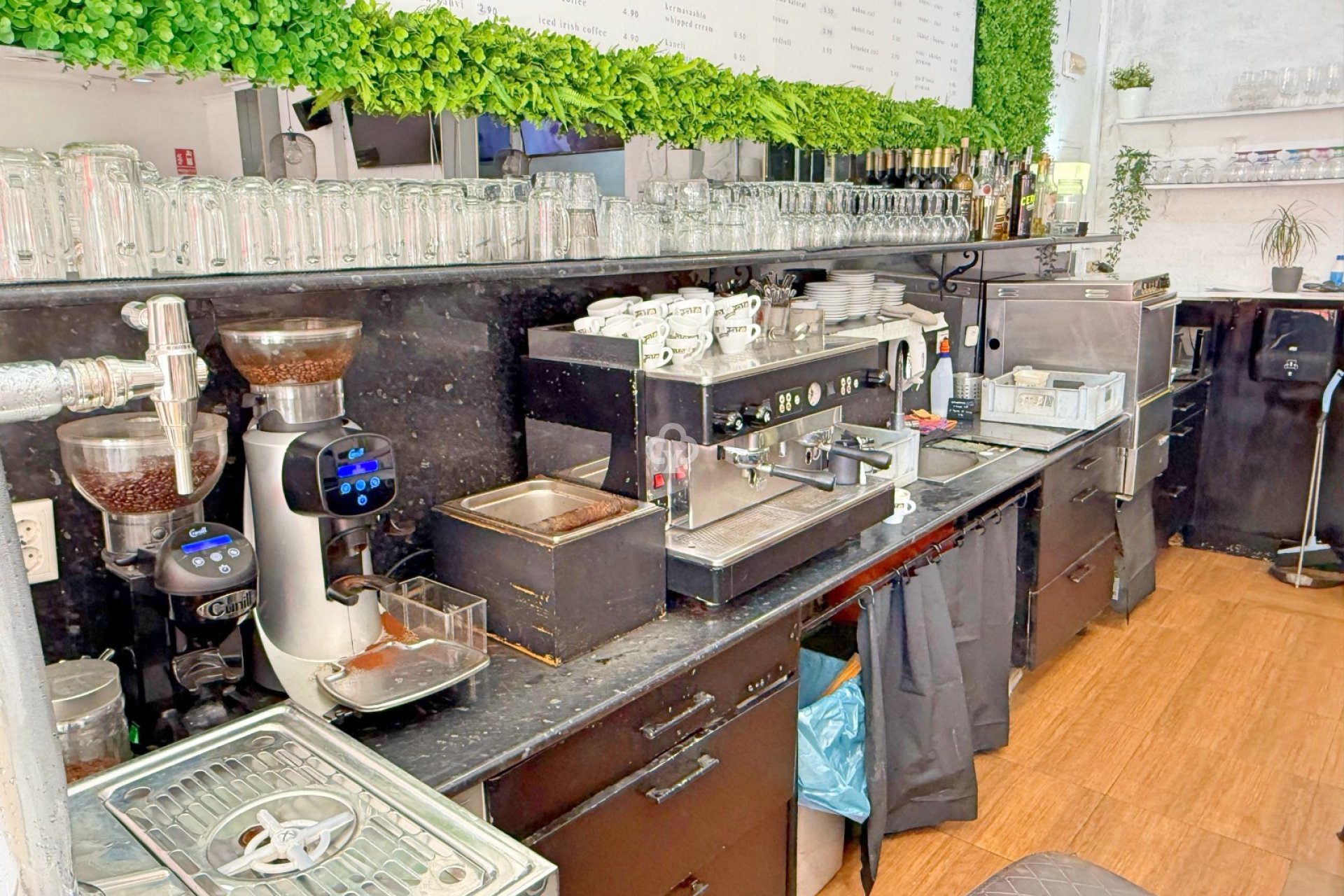 Resale - Commercial -
Torrevieja - El Acequión - Los Náufragos