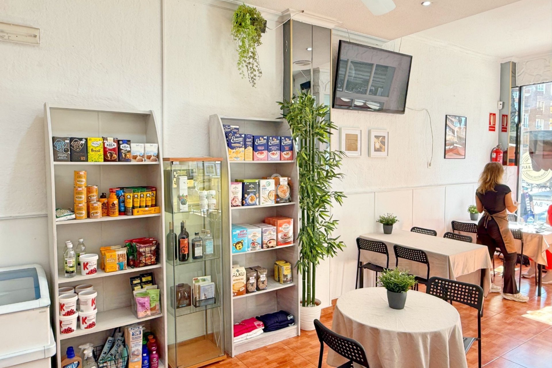 Resale - Commercial -
Torrevieja - El Acequión - Los Náufragos