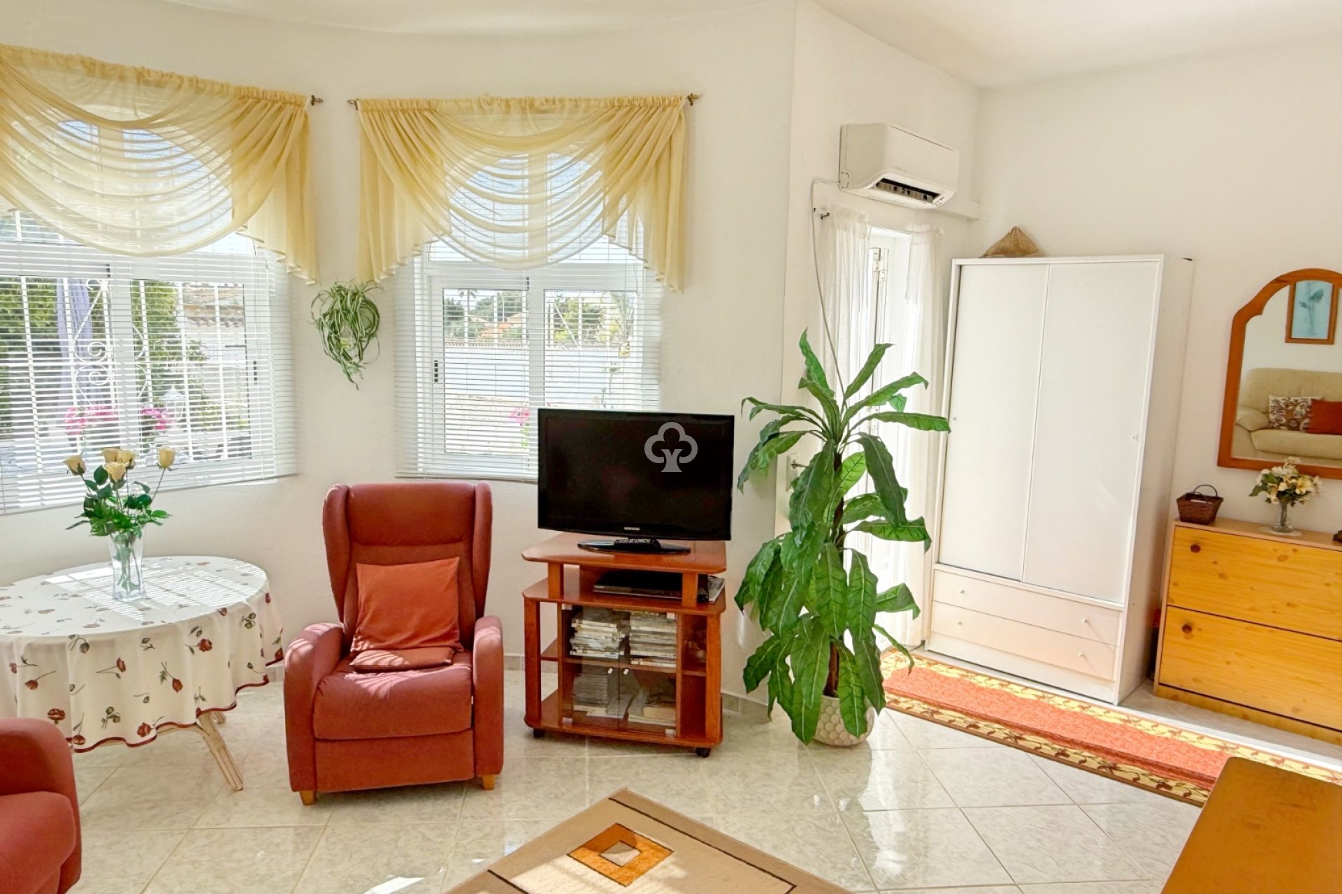 Resale - Detached villa -
Torrevieja - 03184