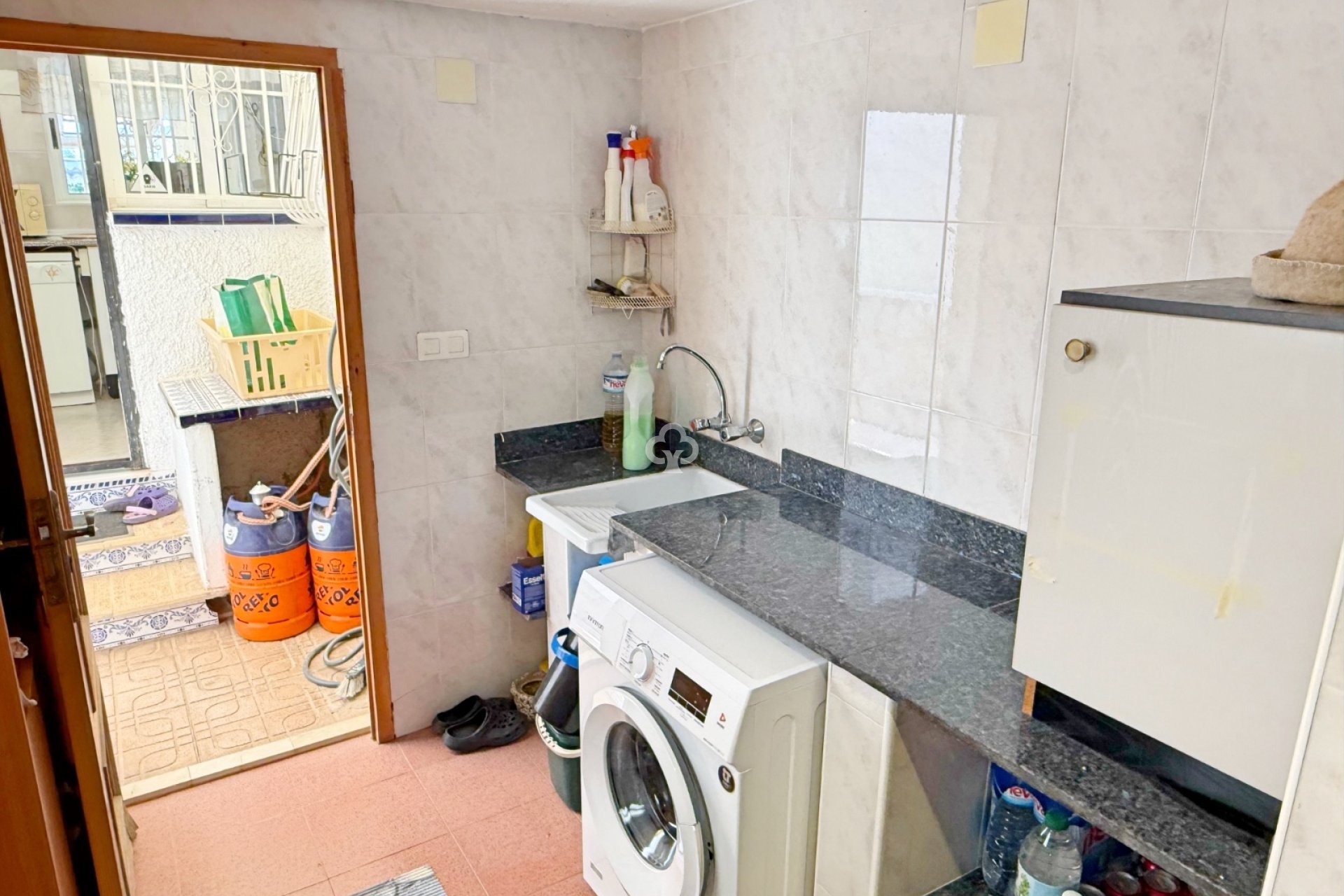 Resale - Detached villa -
Torrevieja - 03184