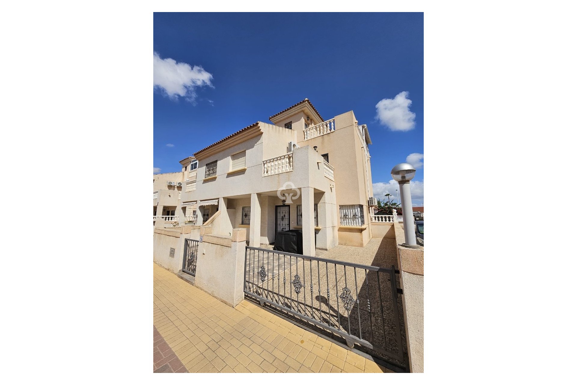 Resale - Duplex -
Torrevieja - 03184