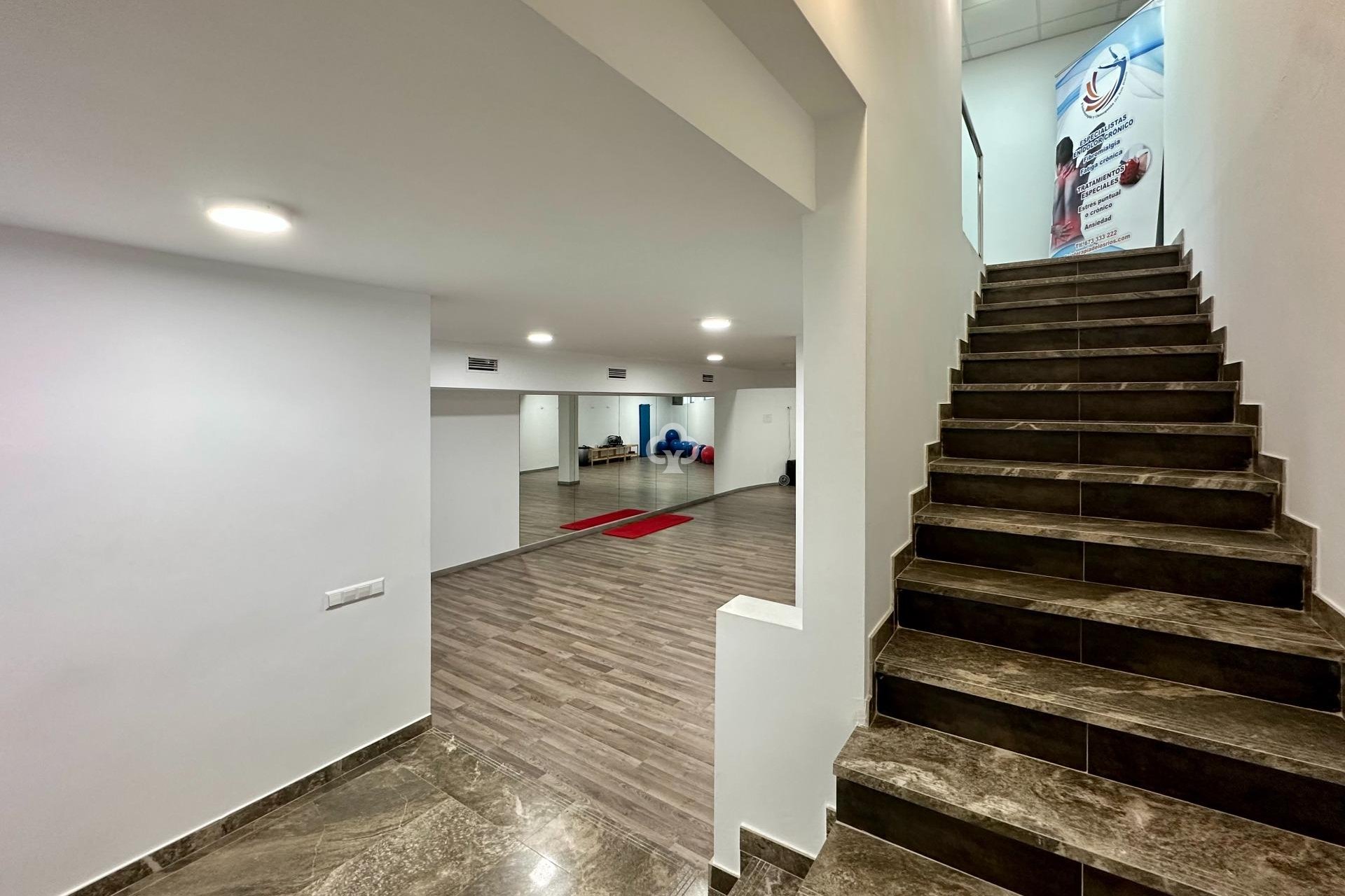 Resale - Local comercial -
Mijas - Las Cañadas
