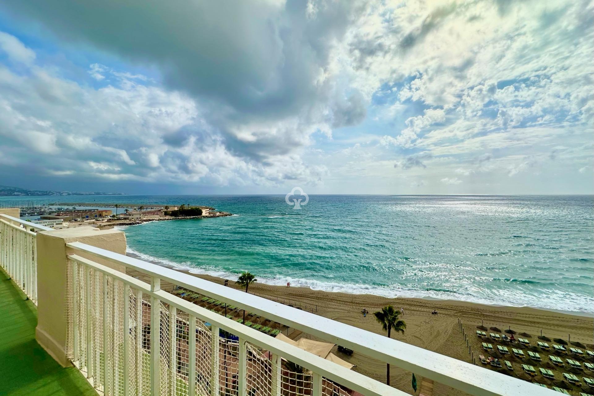 Resale - Penthouse -
Fuengirola - Puerto Deportivo