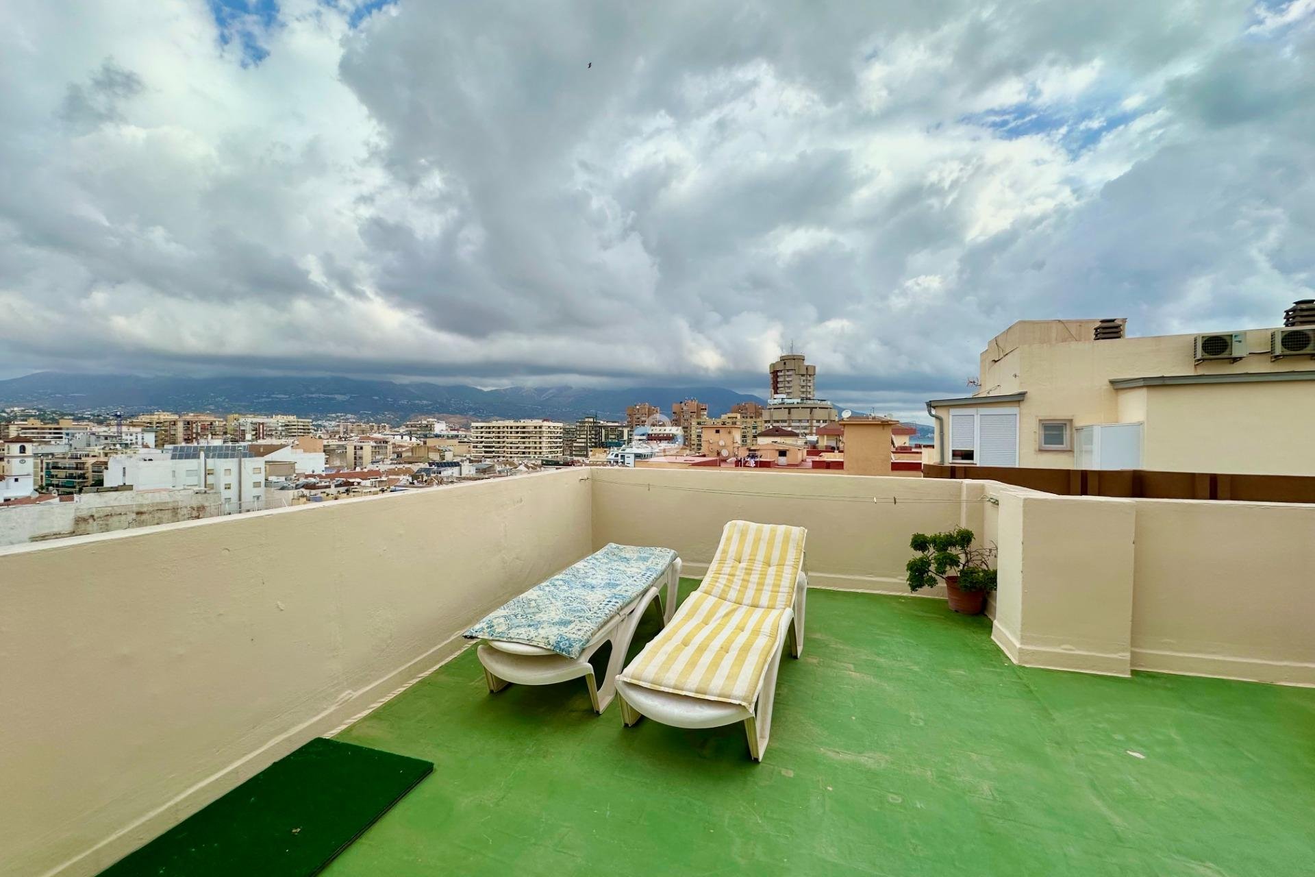 Resale - Penthouse -
Fuengirola - Puerto Deportivo