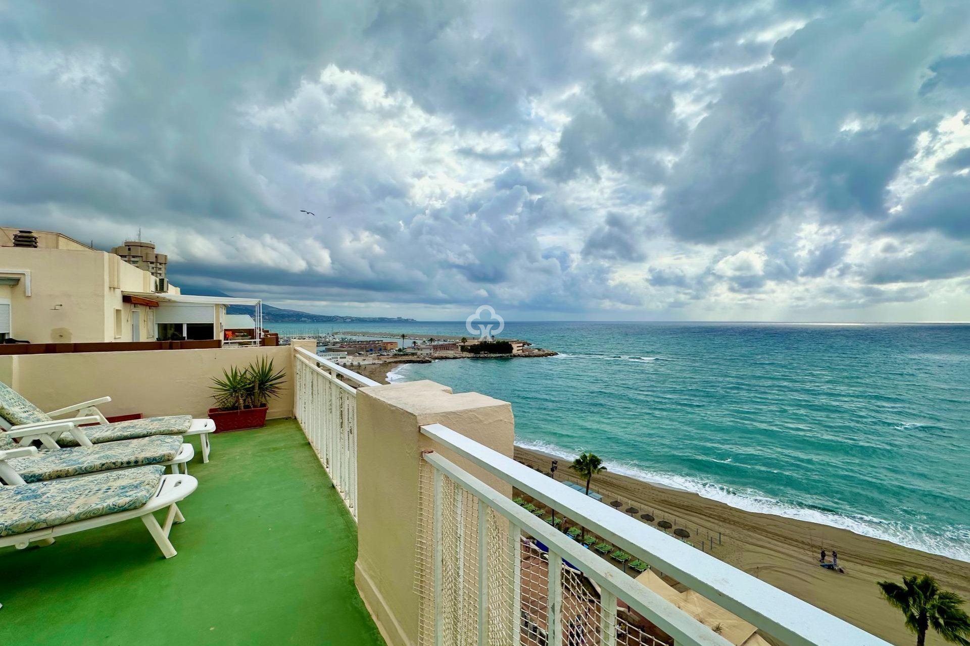 Resale - Penthouse -
Fuengirola - Puerto Deportivo