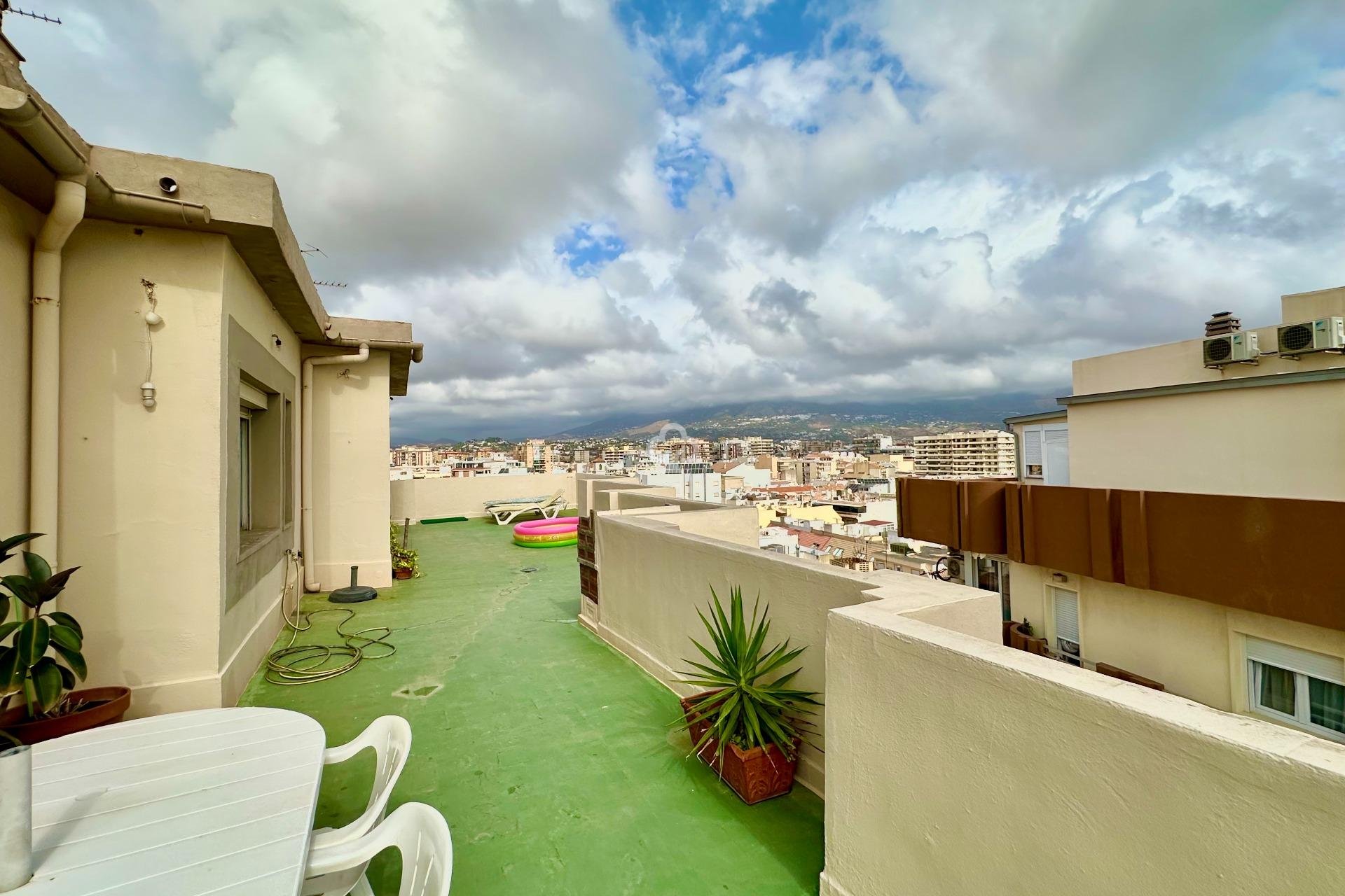 Resale - Penthouse -
Fuengirola - Puerto Deportivo