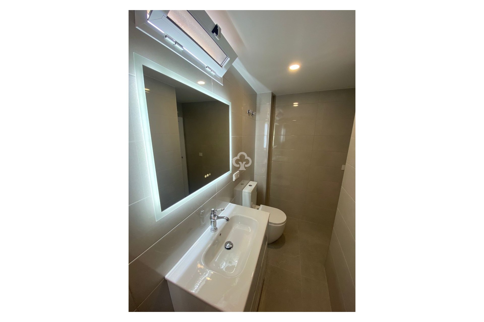 Resale - Penthouse -
Torrevieja - 03182, Calle Gumersindo