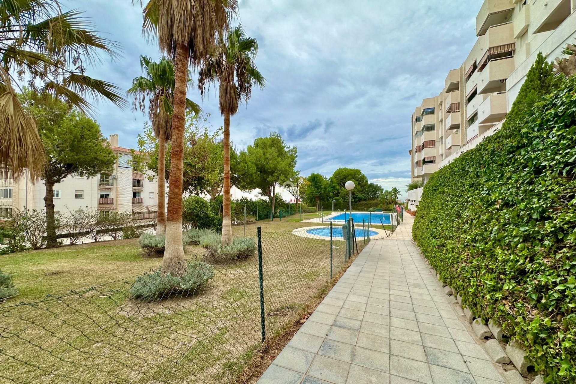 Resale - Piso -
Benalmádena - Myramar