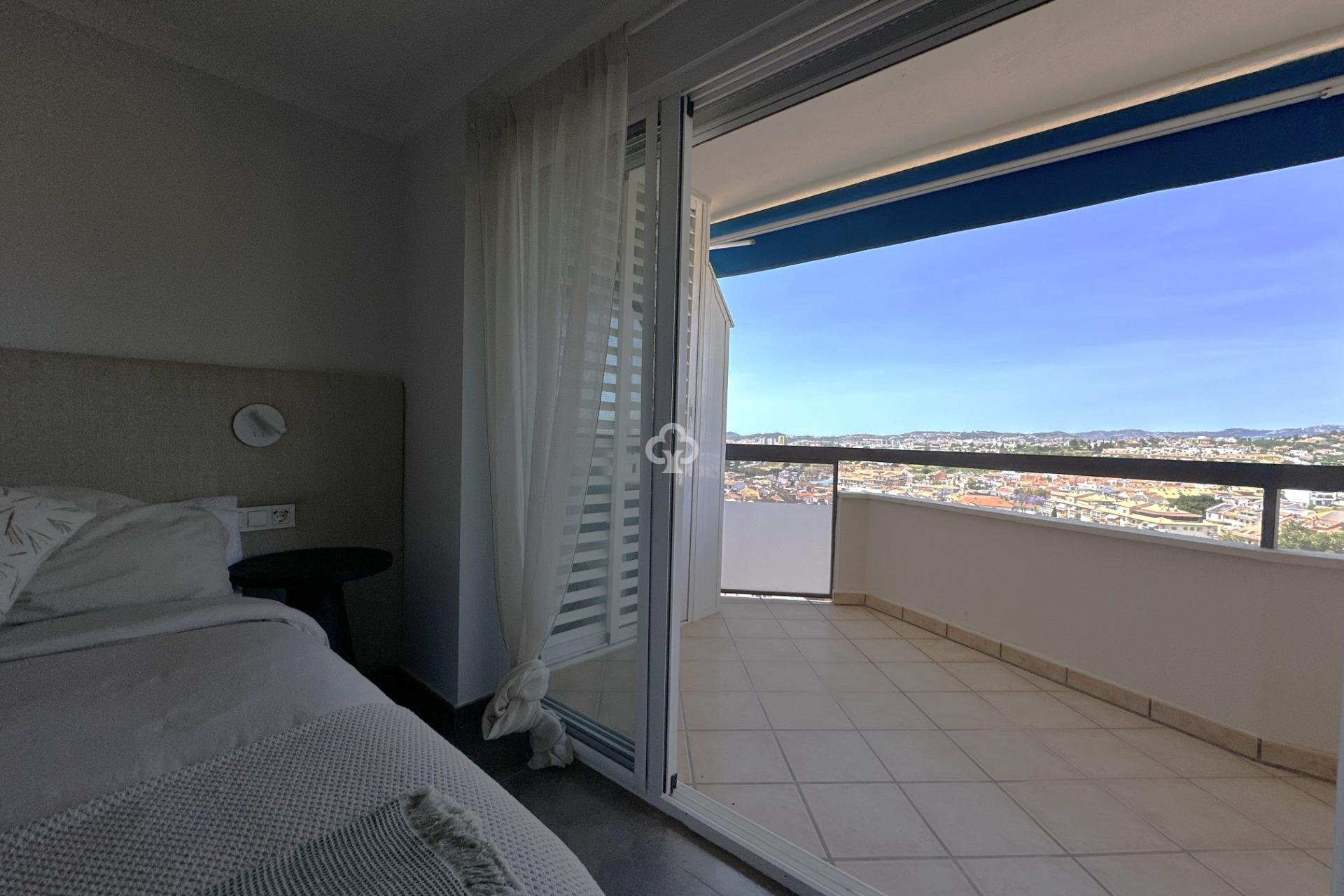 Resale - Piso -
Fuengirola - Los Pacos